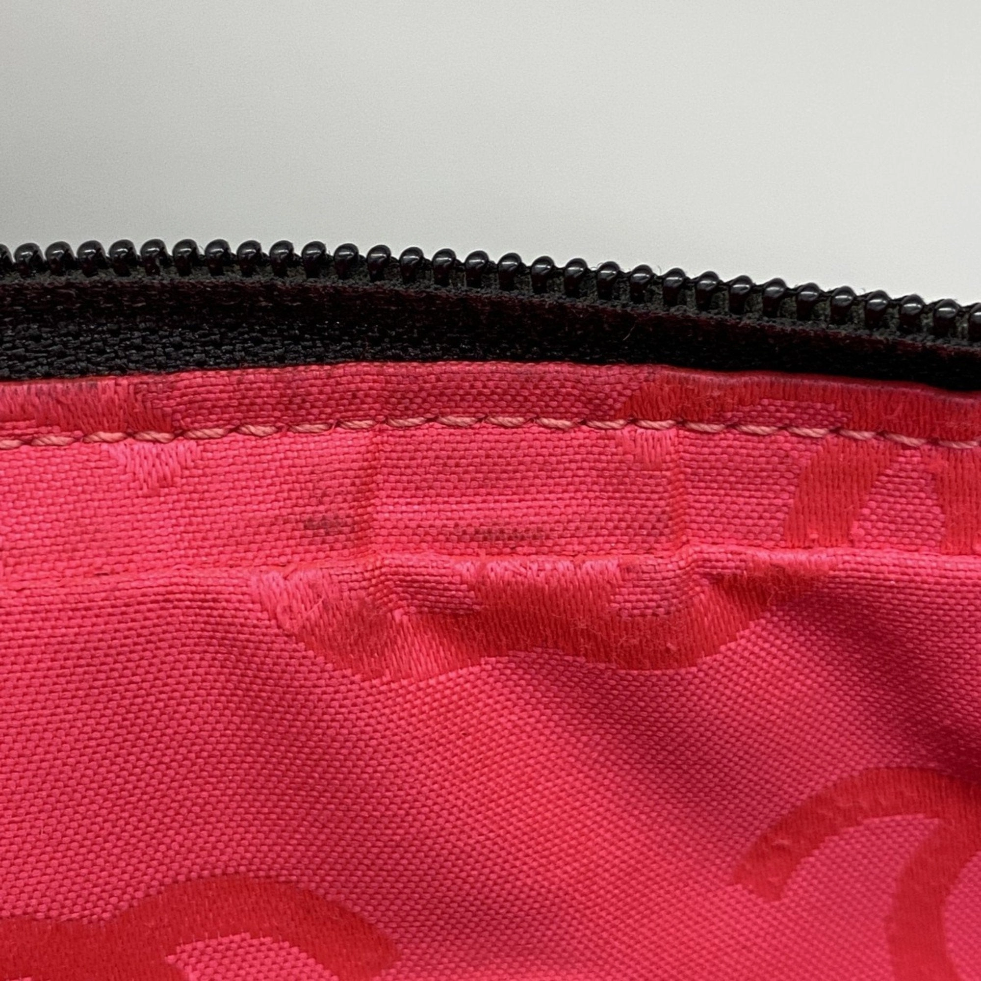 Chanel Leather Shoulder Bag (Pre-Owned)