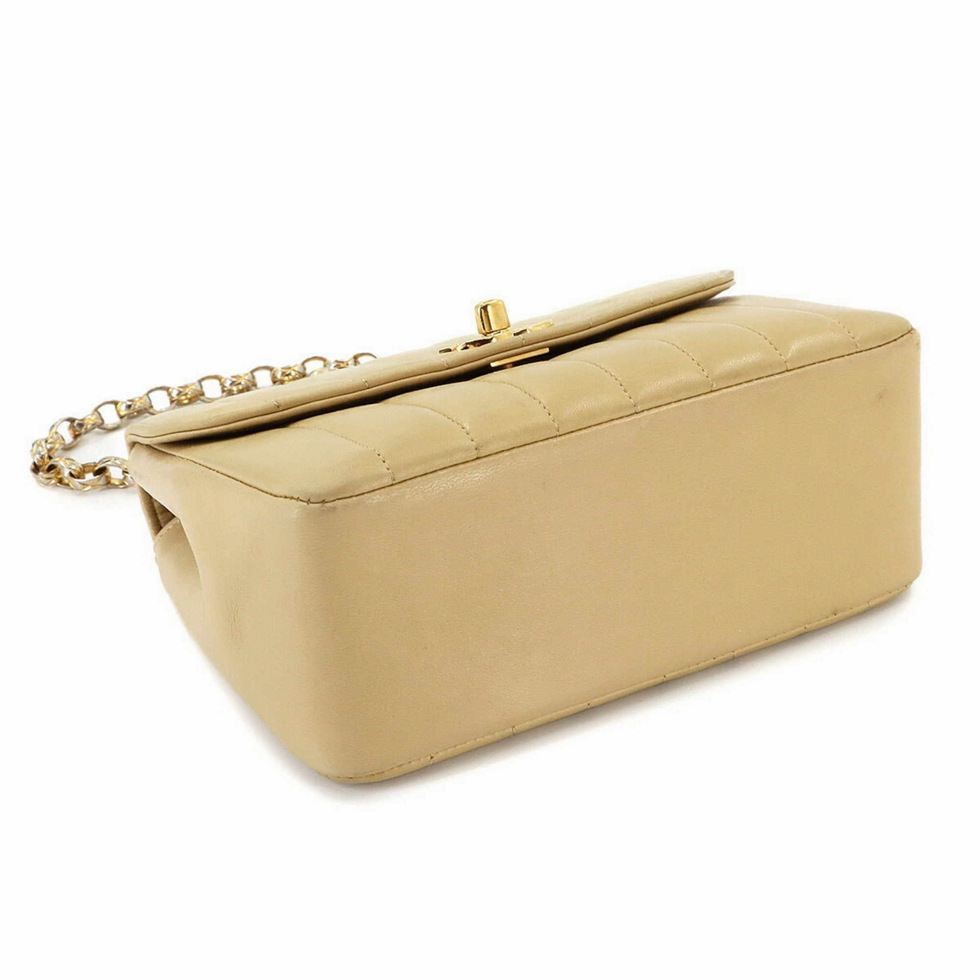 Chanel Leather Shoulder Bag (Pre-Owned)