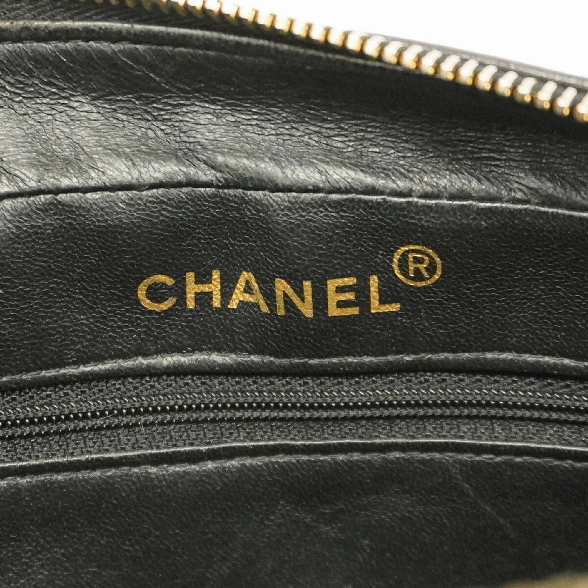 Chanel Leather Shoulder Bag (Pre-Owned)