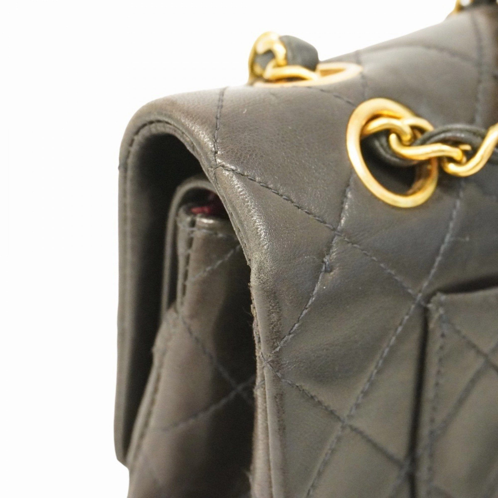 Chanel Leather Shoulder Bag (Pre-Owned)