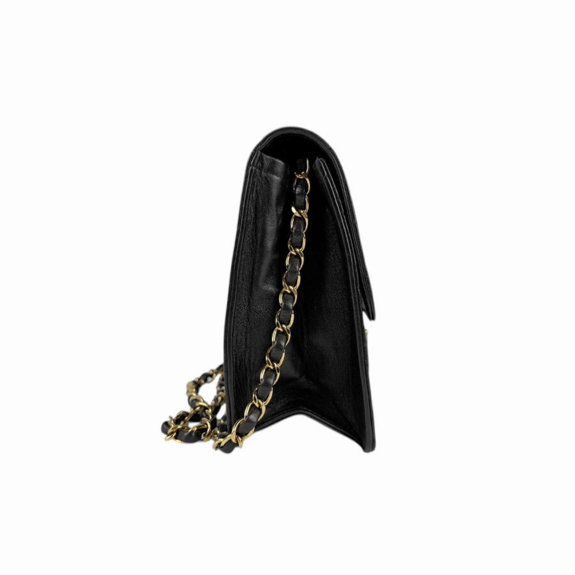 Chanel Leather Shoulder Bag (Pre-Owned)