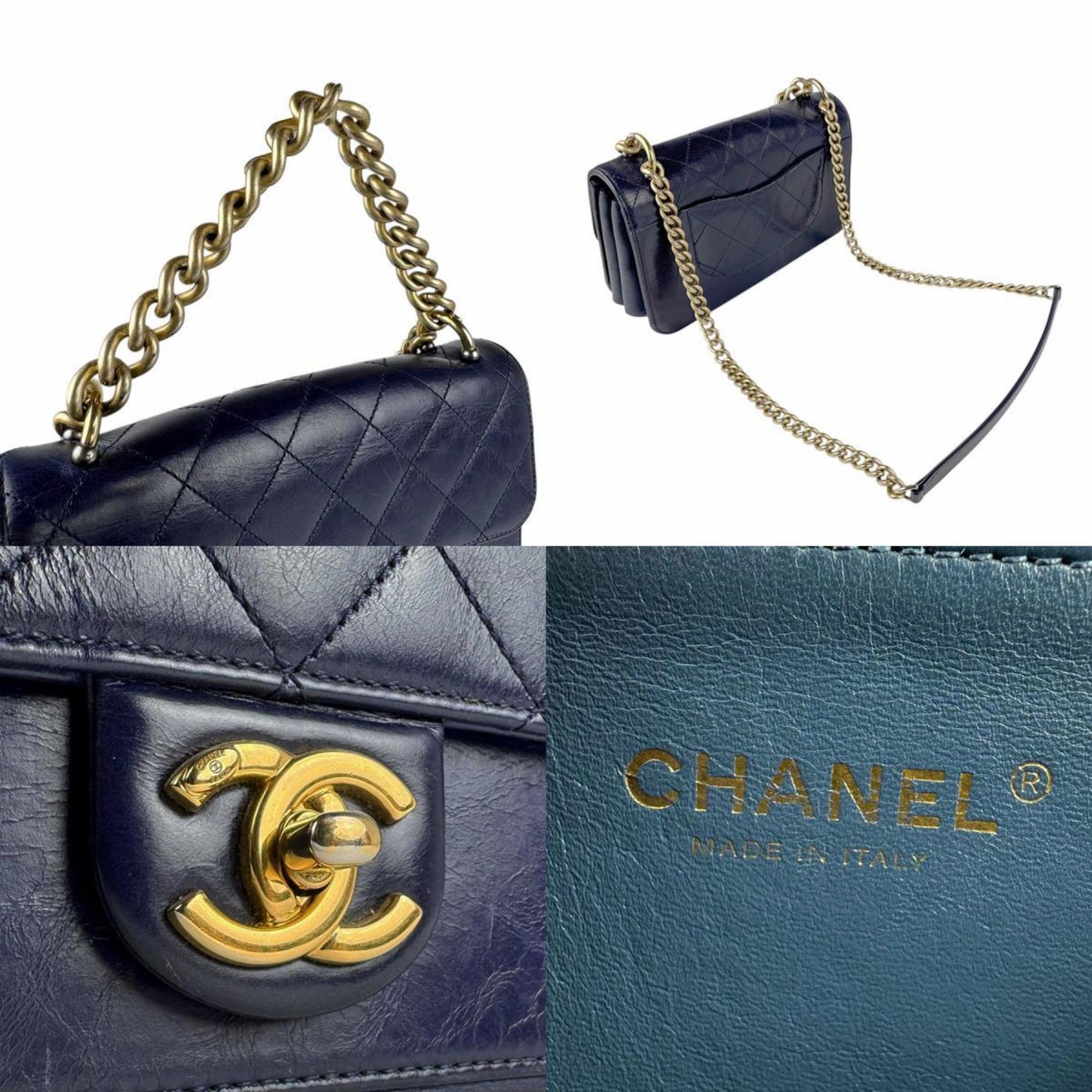Chanel Leather Shoulder Bag (Pre-Owned)