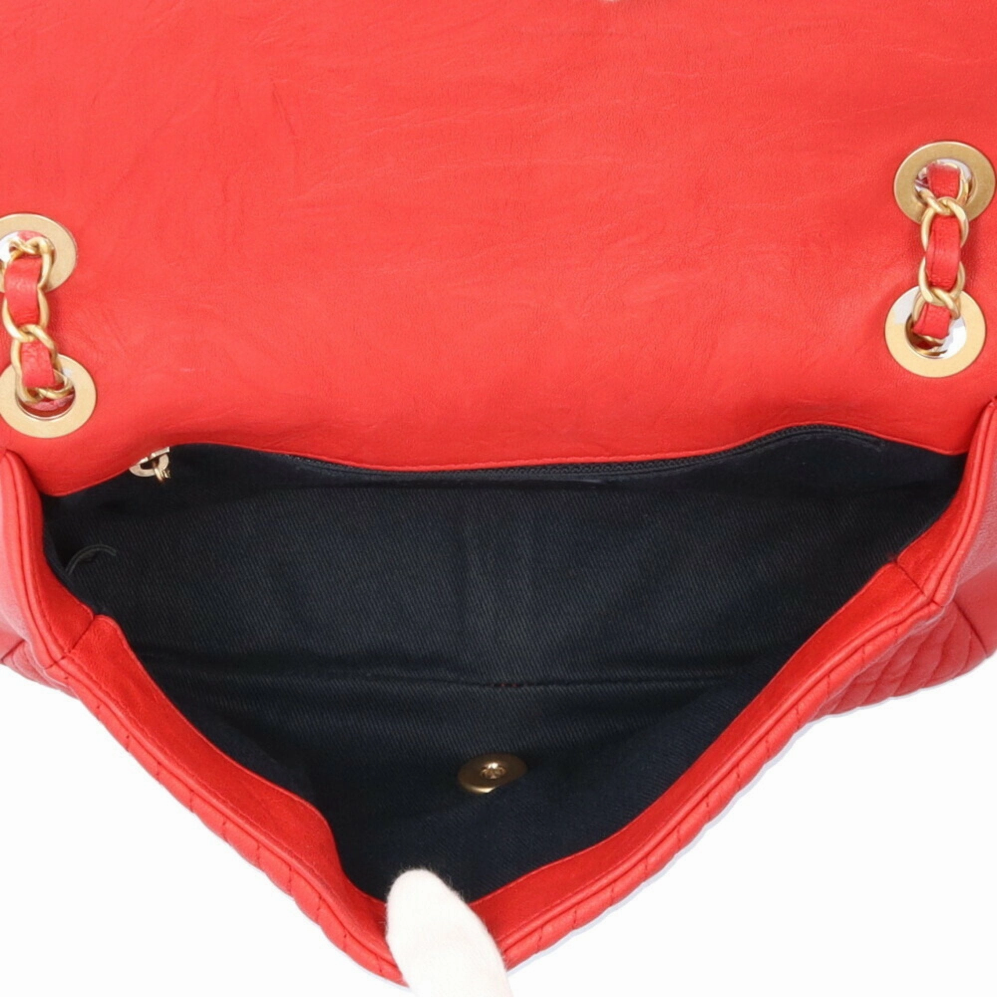 Chanel Leather Shoulder Bag (Pre-Owned)