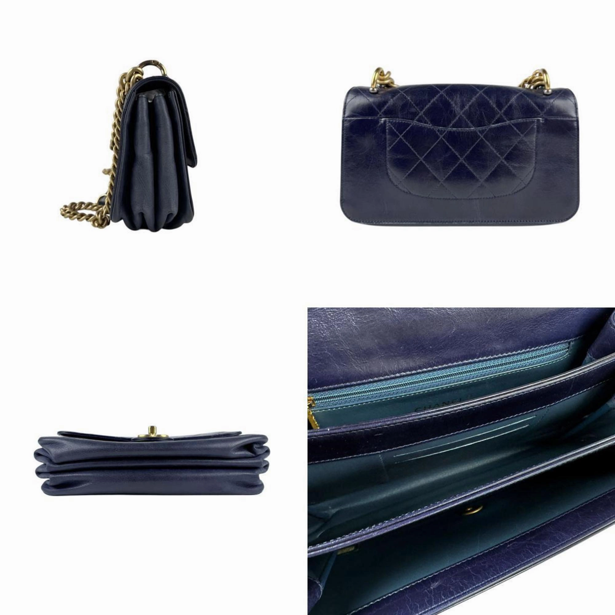 Chanel Leather Shoulder Bag (Pre-Owned)
