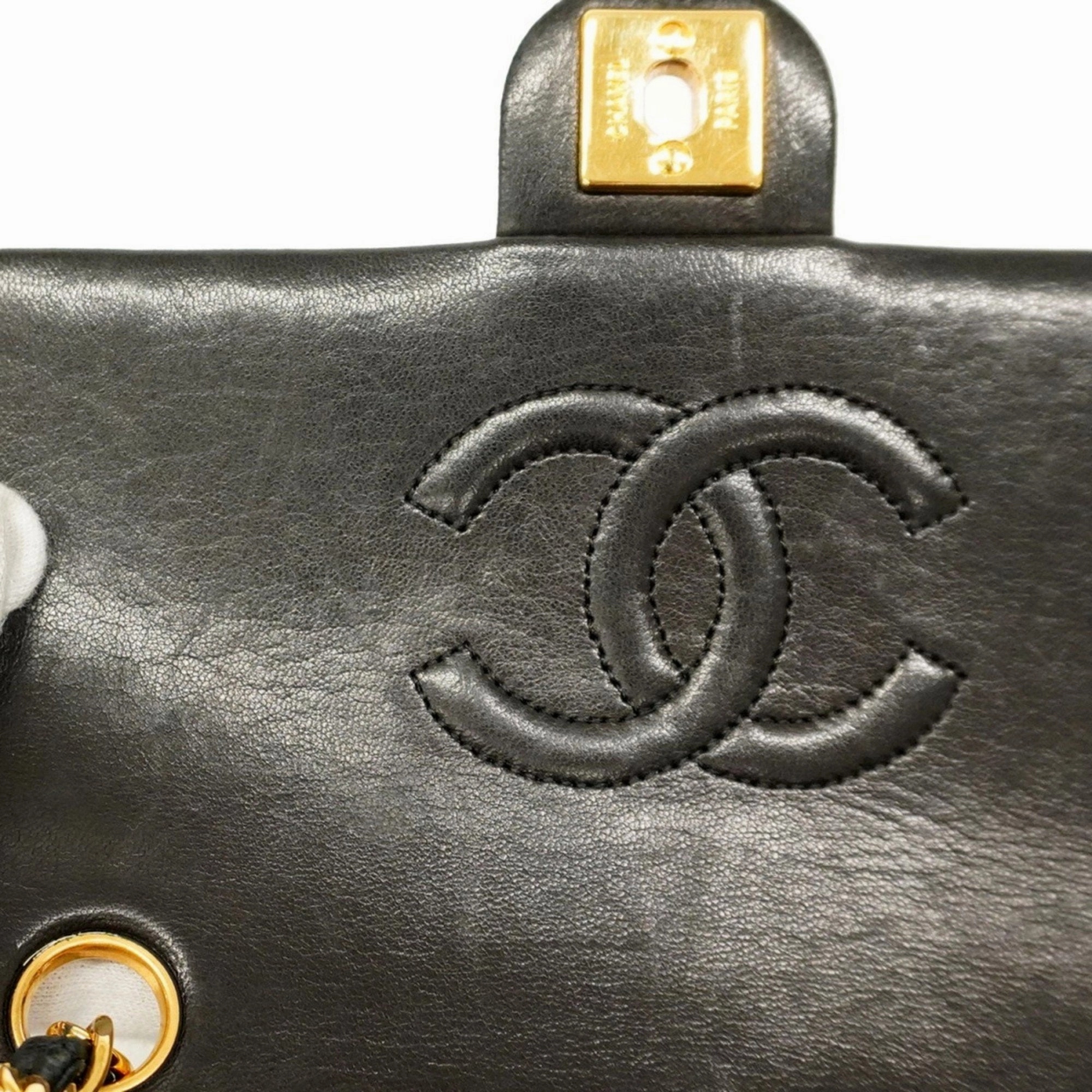 Chanel Leather Shoulder Bag (Pre-Owned)