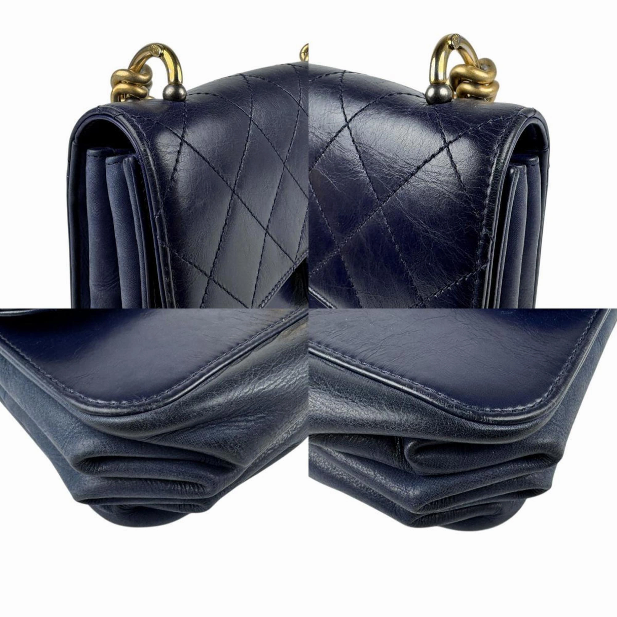 Chanel Leather Shoulder Bag (Pre-Owned)