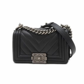 Chanel Leather Shoulder Bag (Pre-Owned)