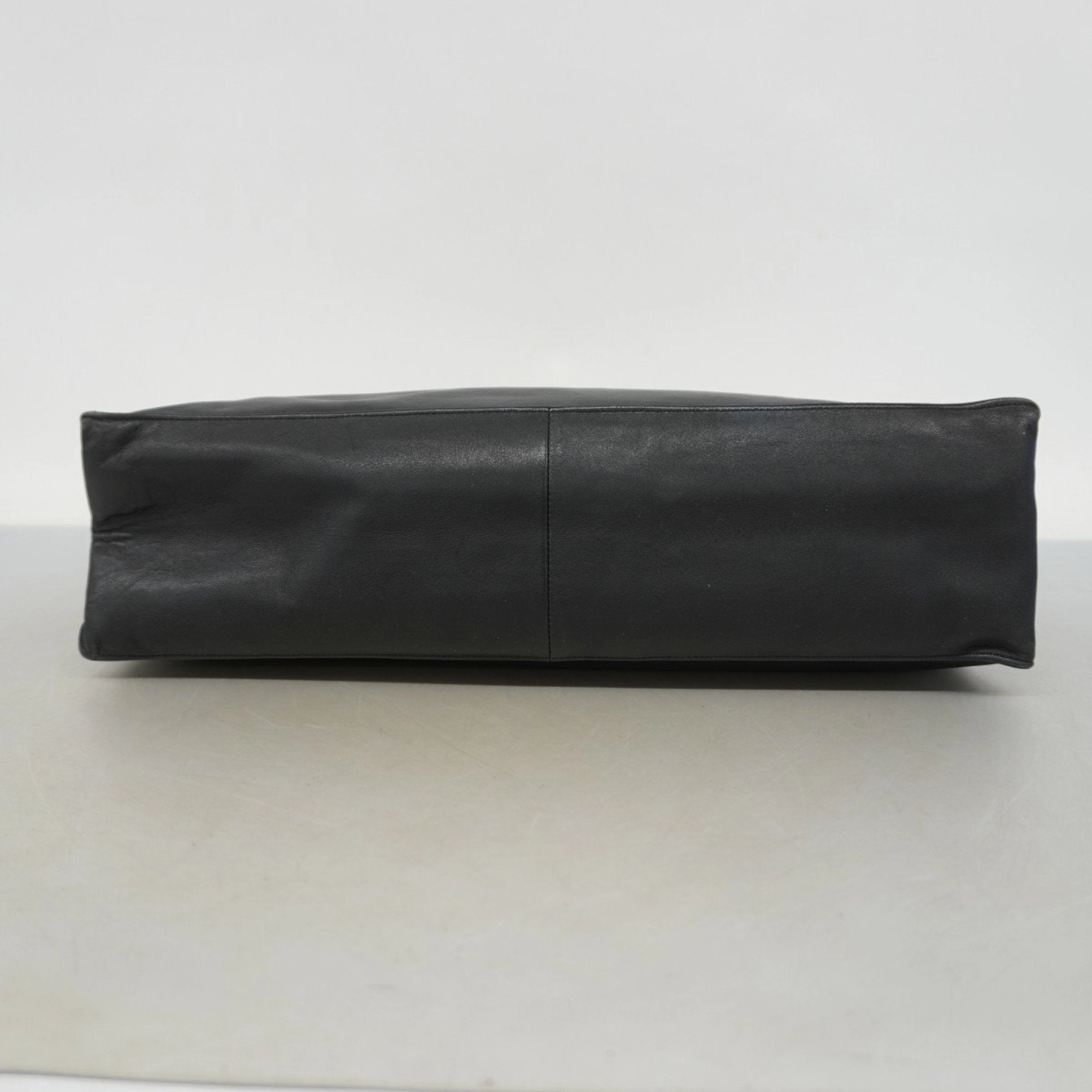 Chanel Leather Tote Bag (Pre-Owned)
