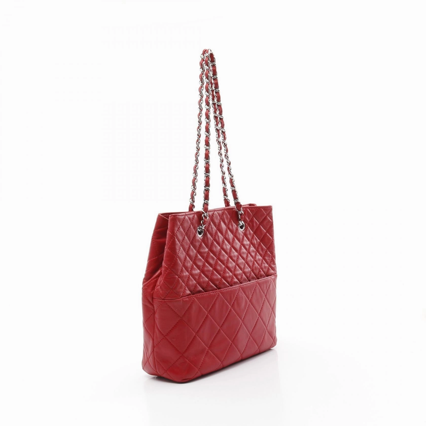 Chanel Matelasse Lambskin Tote Bag Red