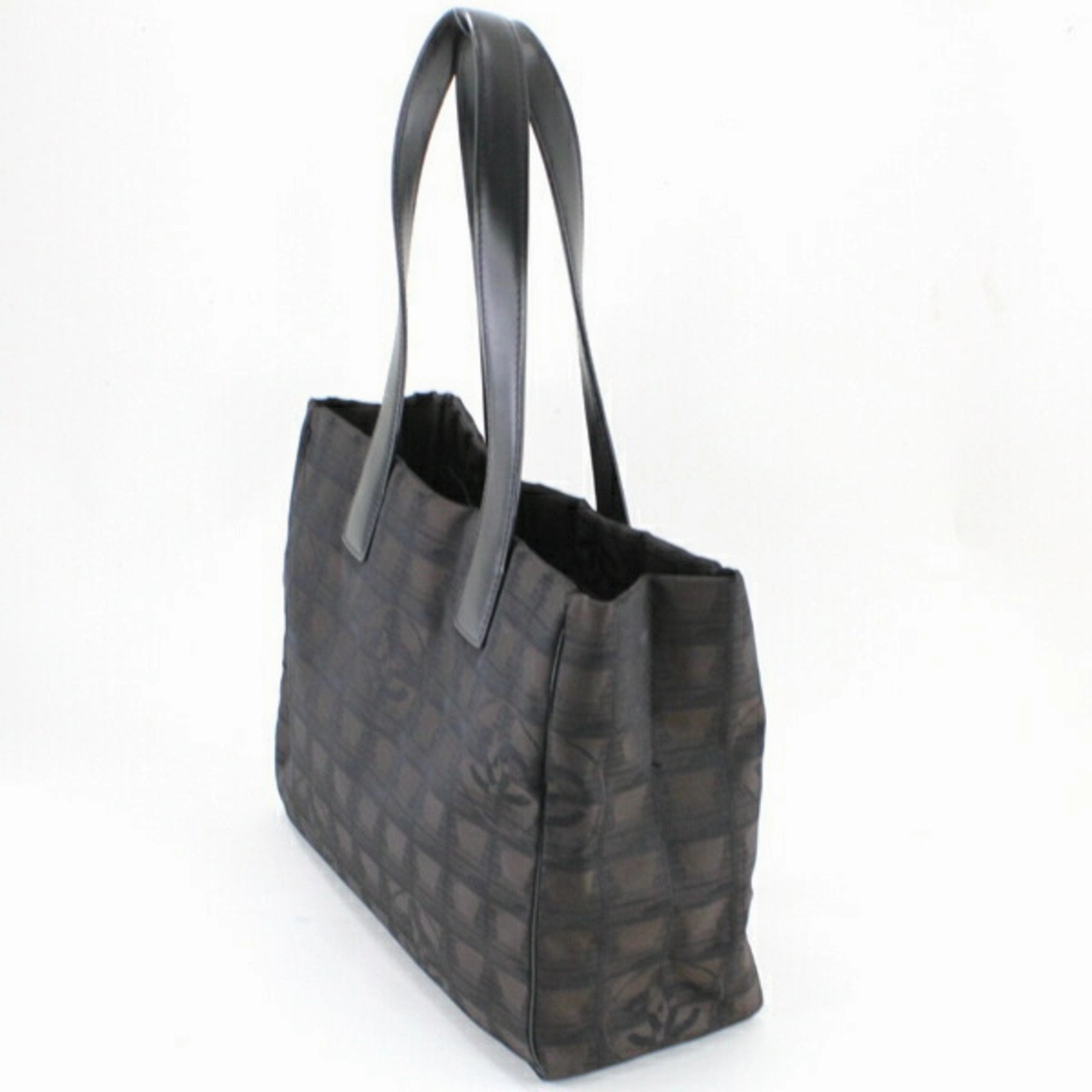 Chanel  New Travel Line Leather Handbag Tote Bag (Pre-Owned)