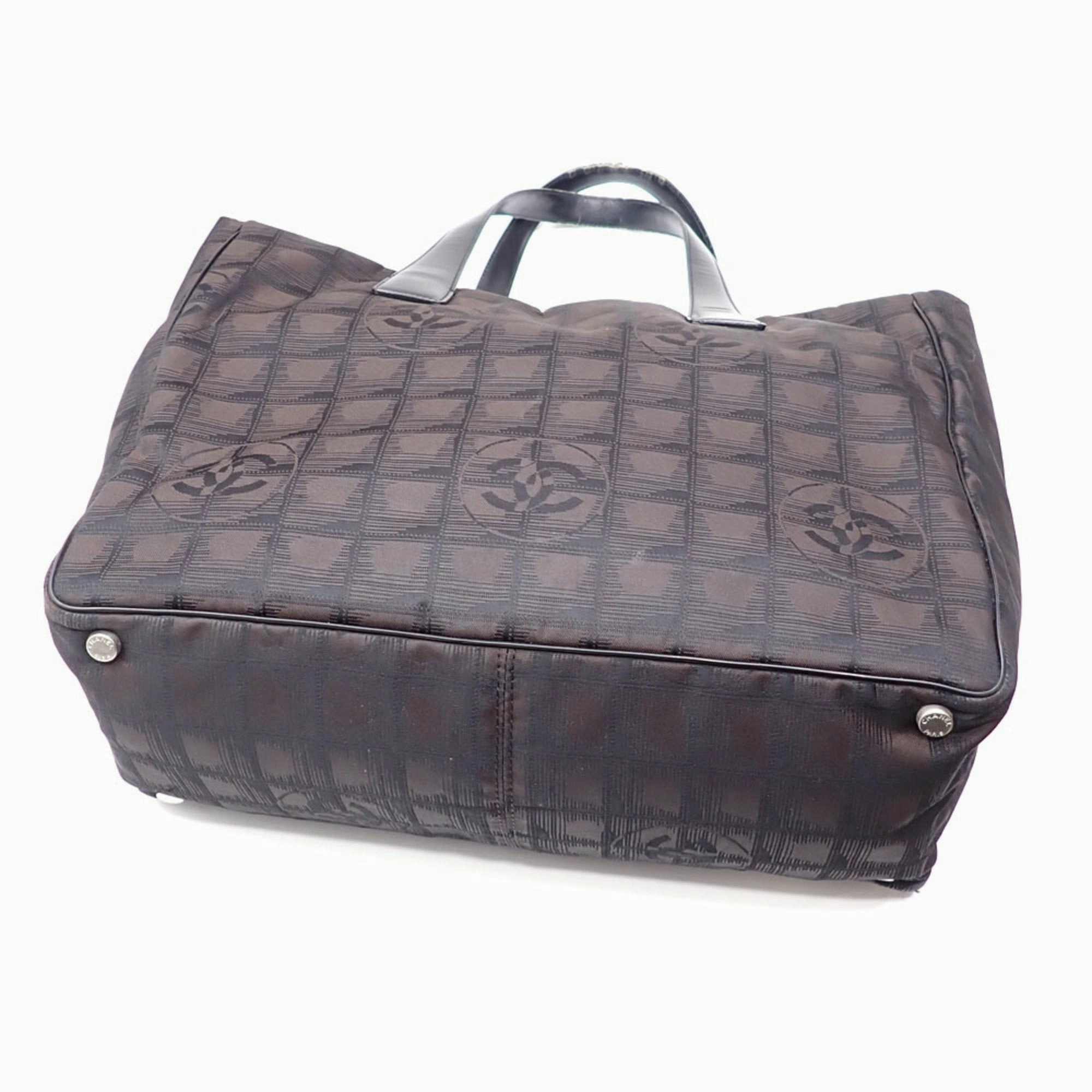 Chanel New Travel Line Leather Tote Bag (Pre-Owned)