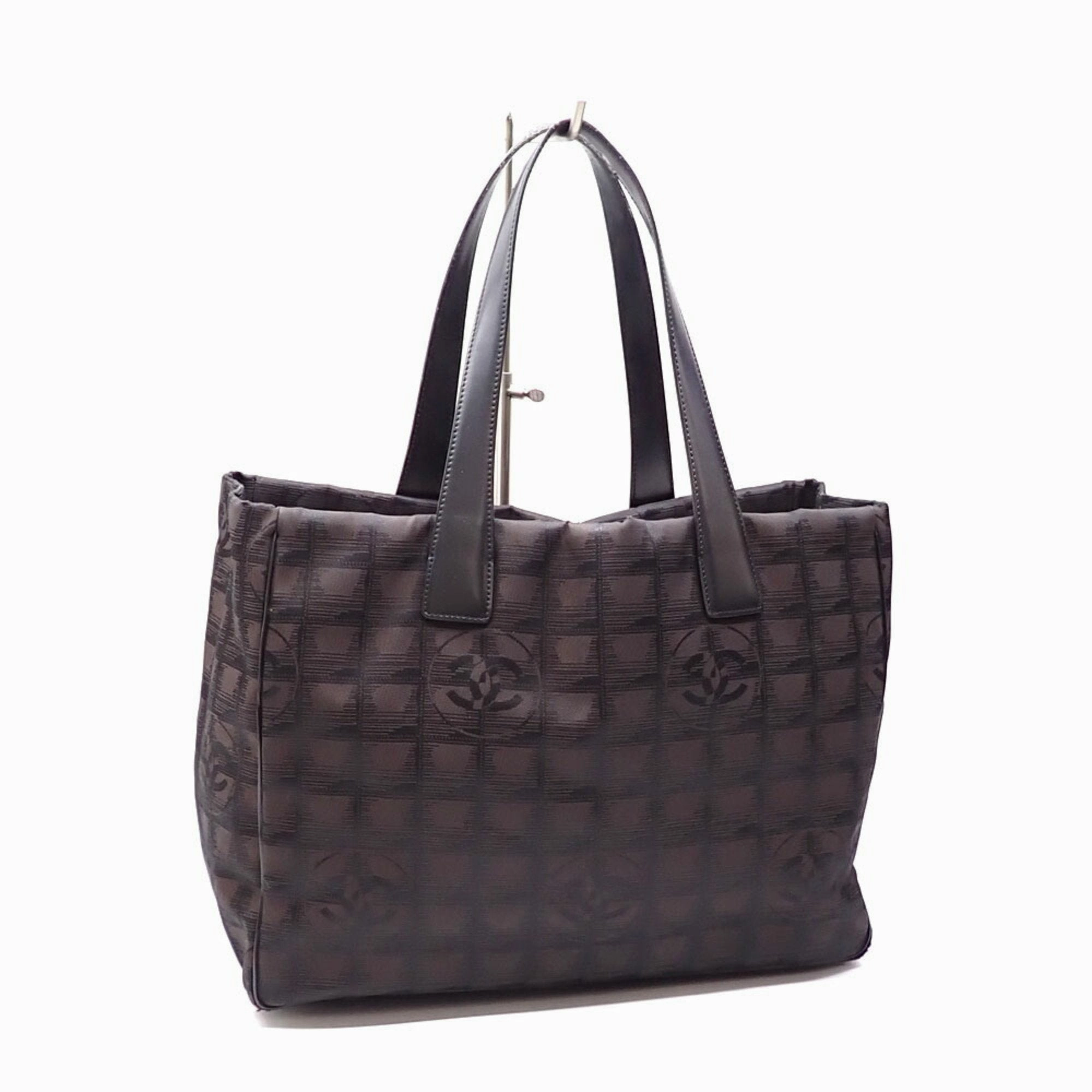 Chanel New Travel Line Leather Tote Bag (Pre-Owned)