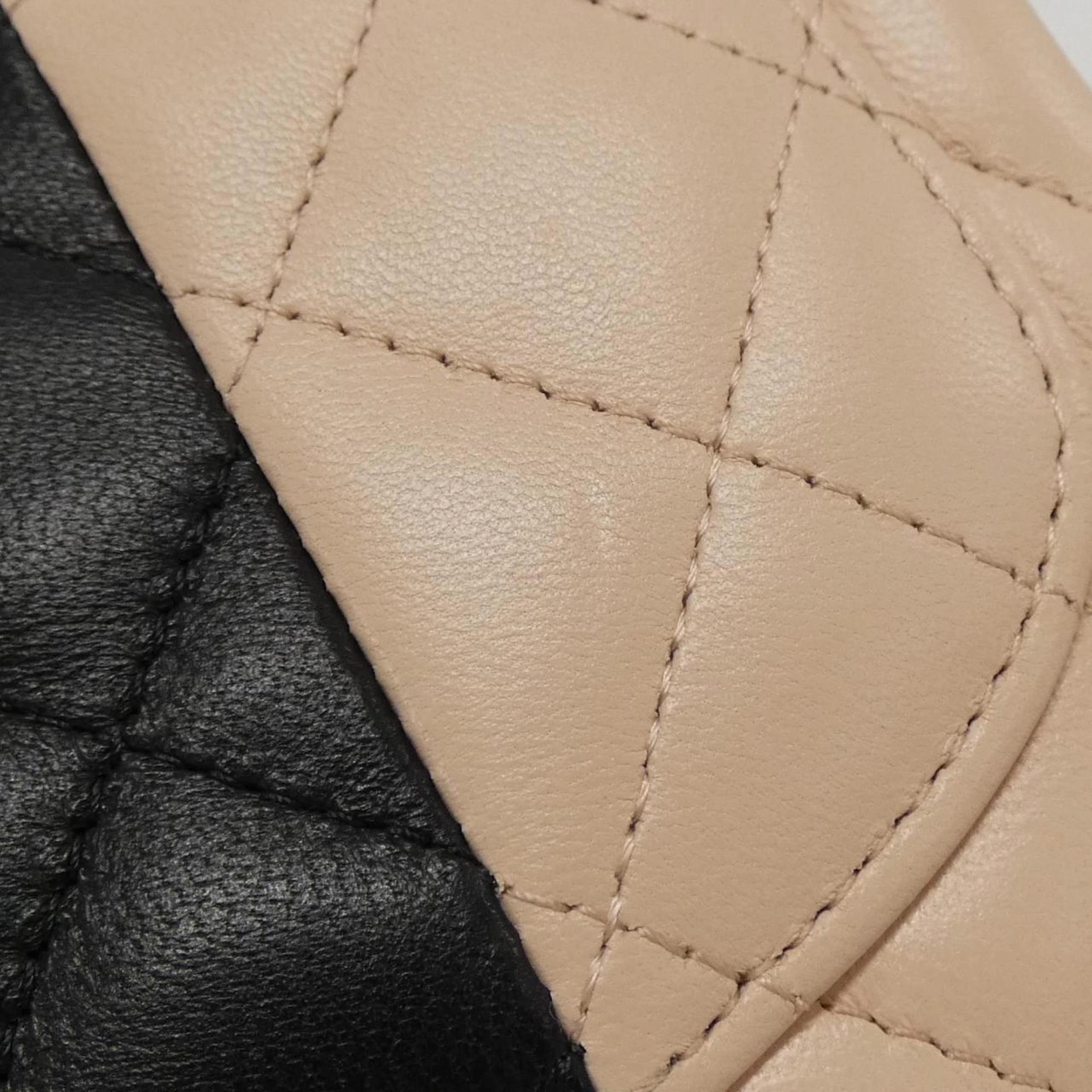 Chanel pink Leather Shoulder Bag (Pre-Owned)