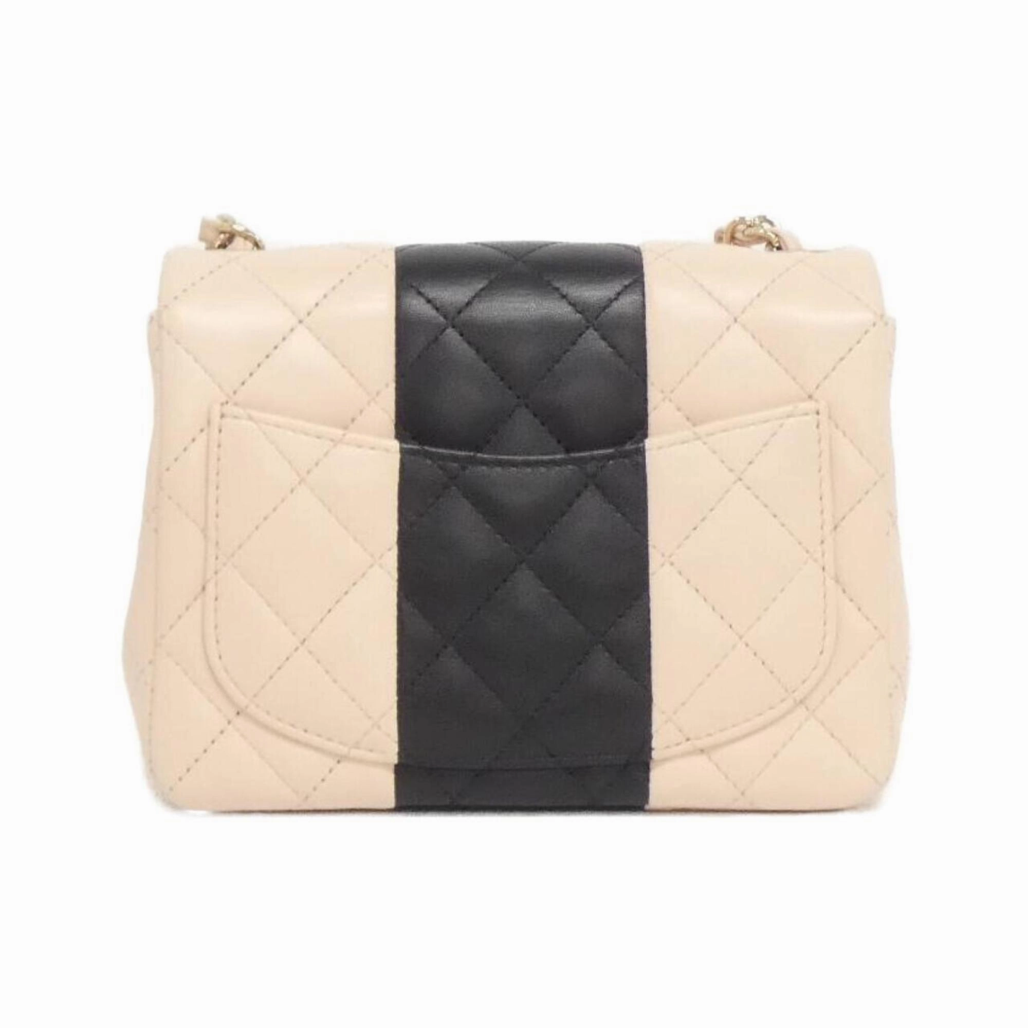 Chanel pink Leather Shoulder Bag (Pre-Owned)