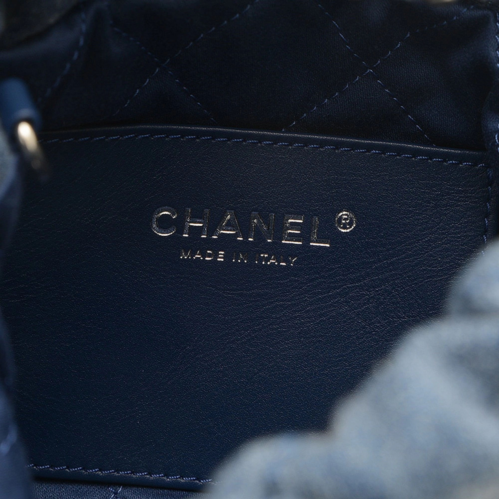 Chanel  Shoulder Bag (Pre-Owned)