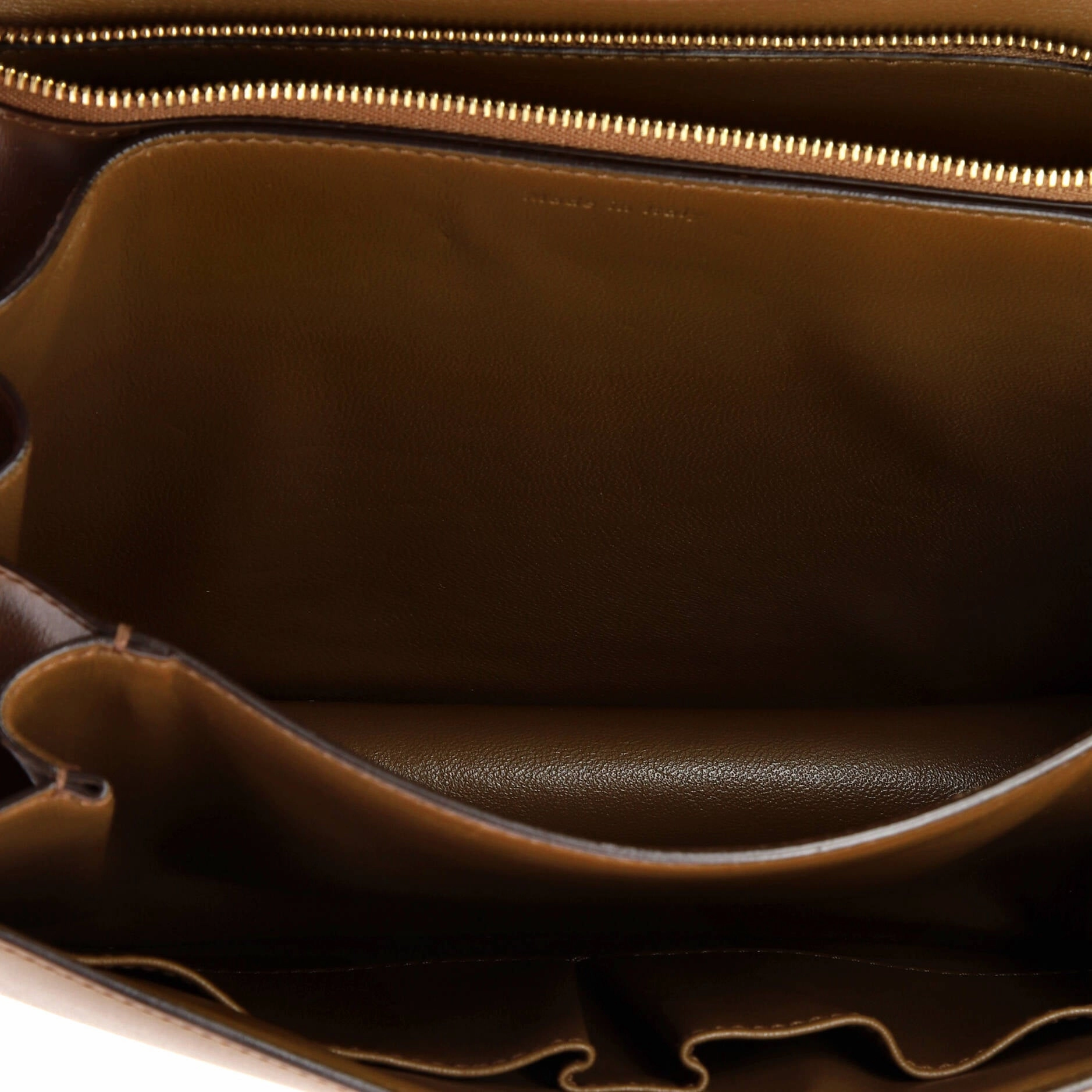 Classic Box Bag Smooth Leather Medium