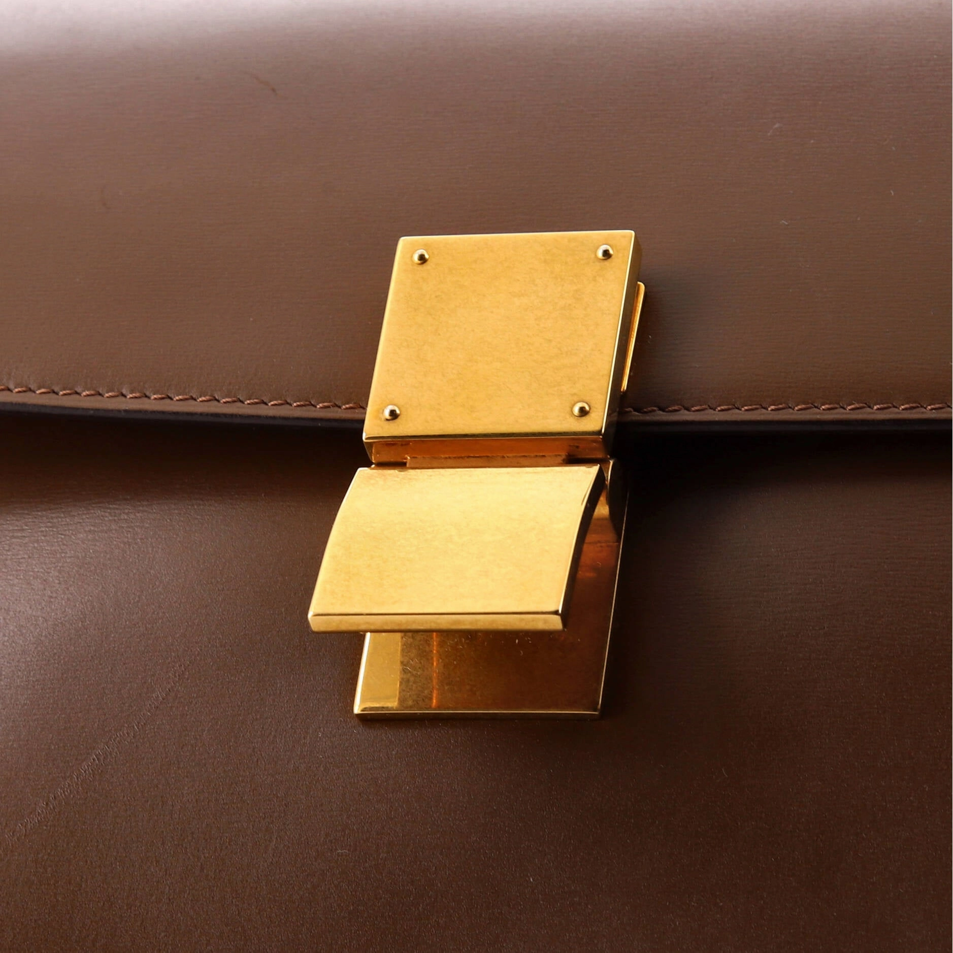 Classic Box Bag Smooth Leather Medium