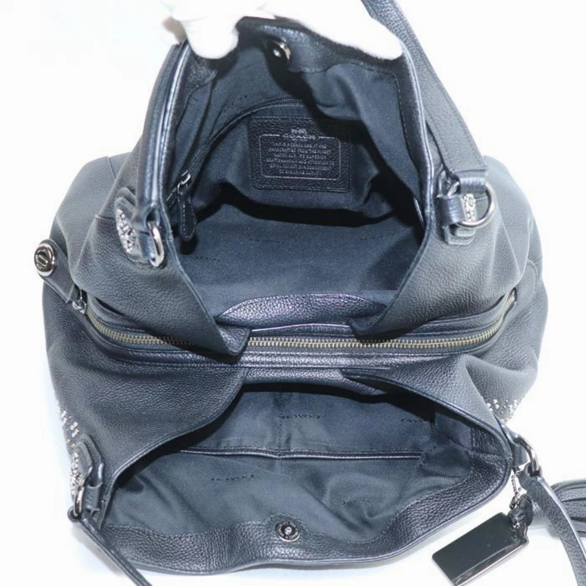 Coach Leather Shoulder Bag (Pre-Owned)