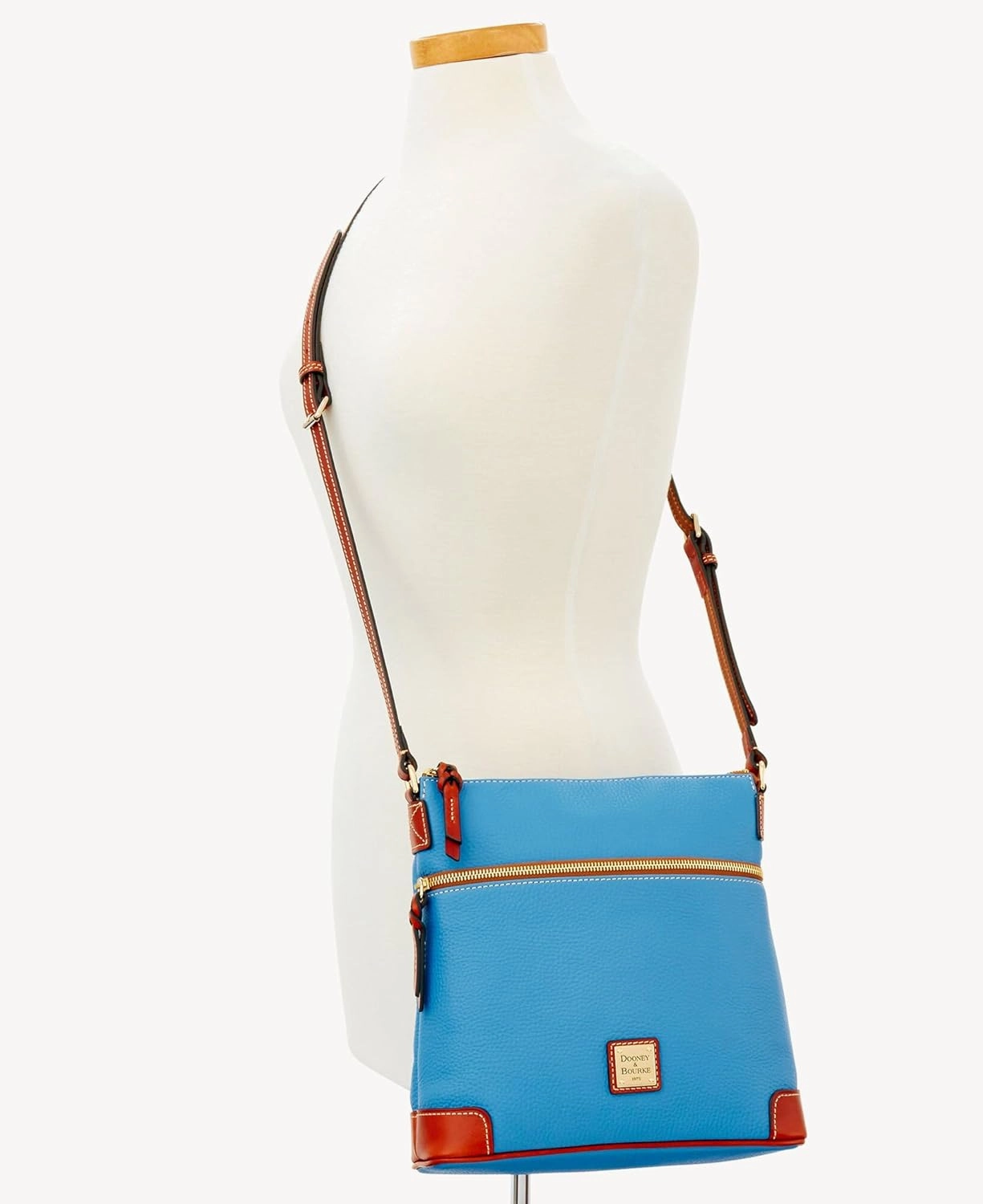Dooney & Bourke Women's Crossbody in Pebble Grain Leather, Large Handbag with Adjustable Shoulder Strap