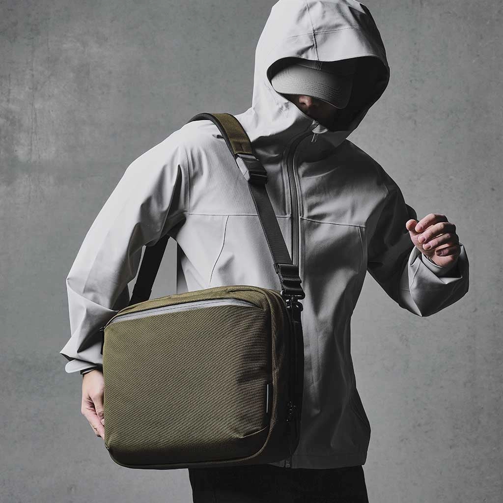 Elements Tech Brief Pro