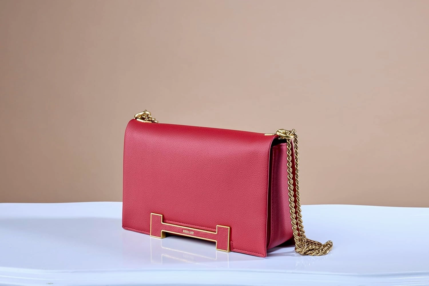Esmeralda's Luxurious Crossbody Bag