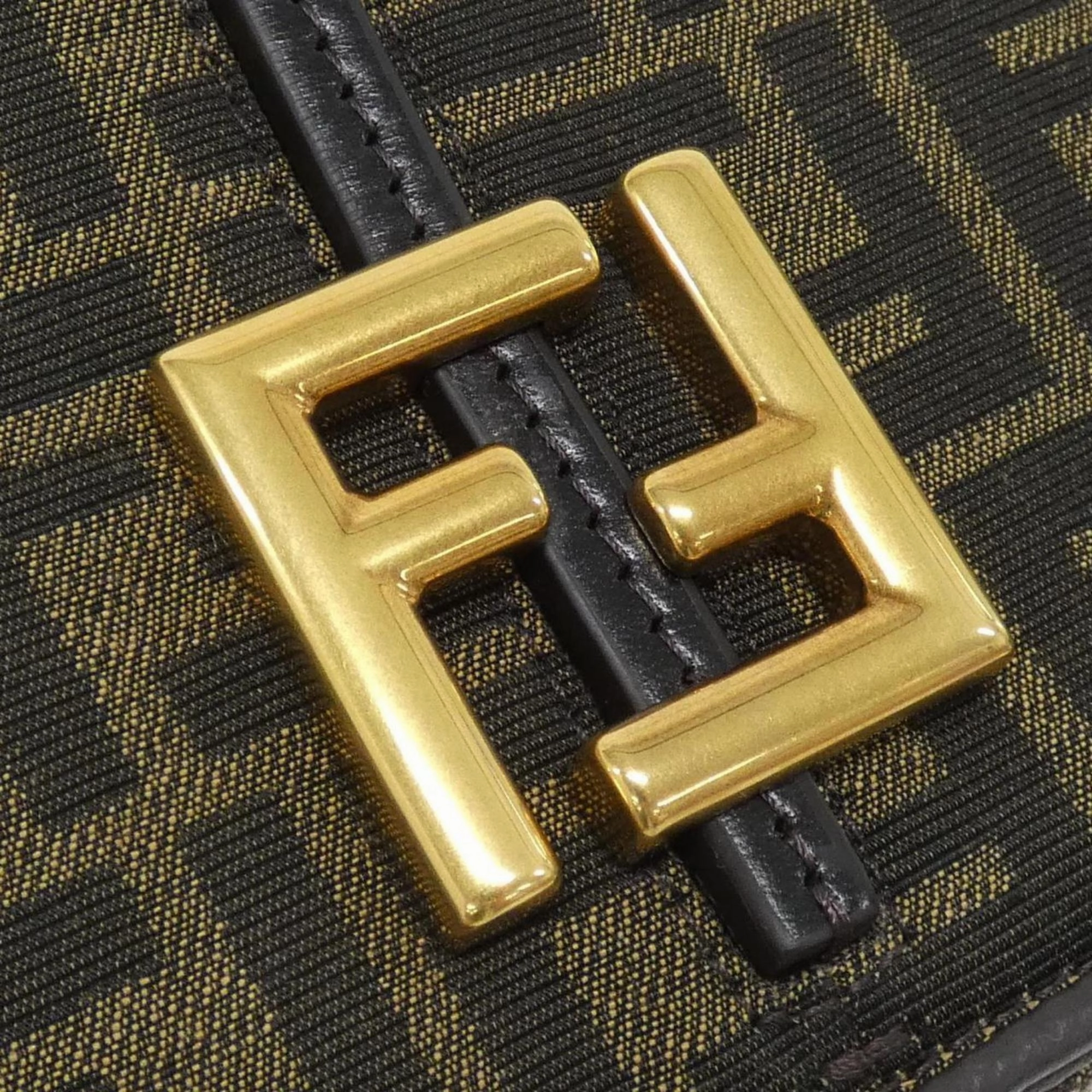 Fendi Canvas Leather Shoulder Bag (Pre-Owned)