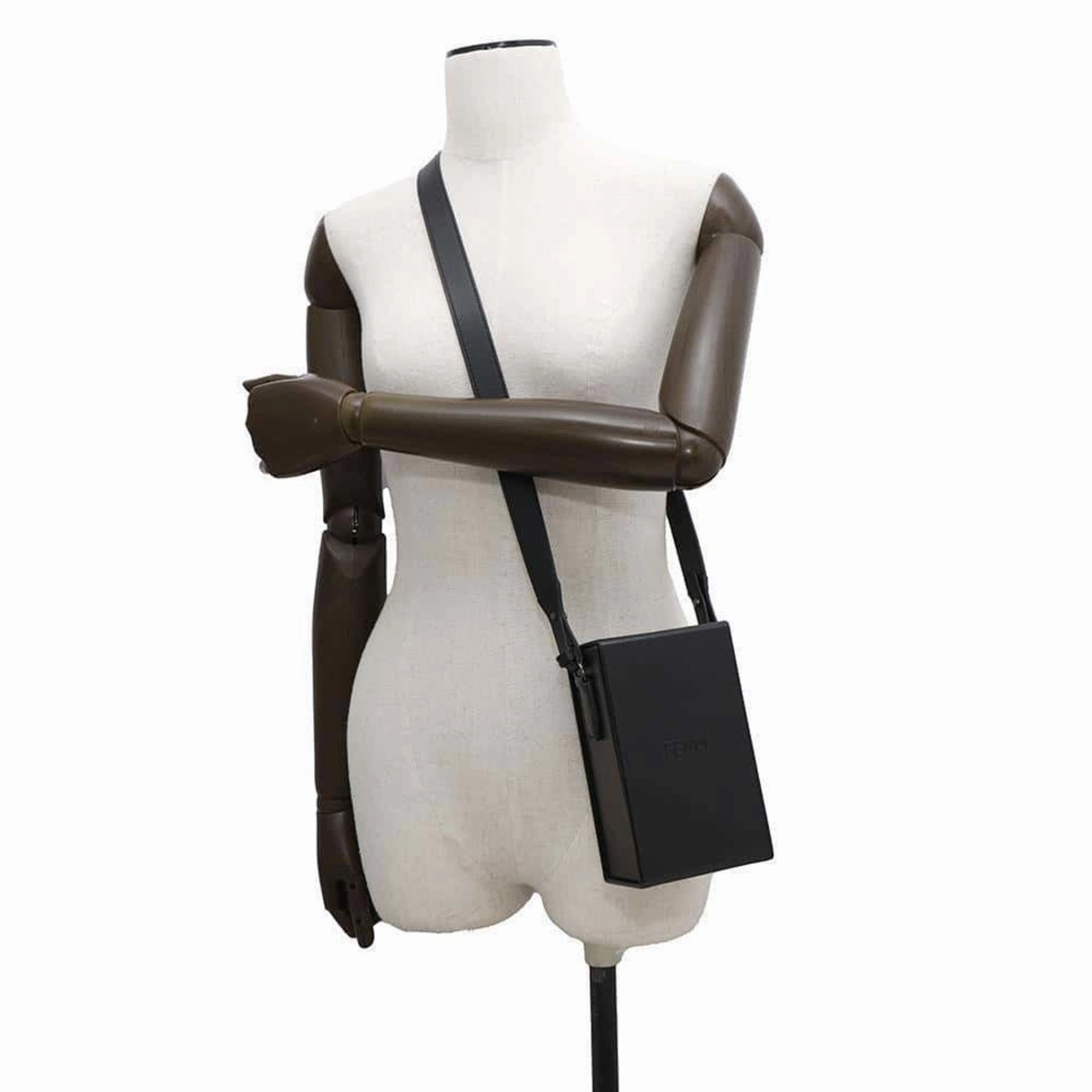 Fendi Leather Shoulder Bag (Pre-Owned)