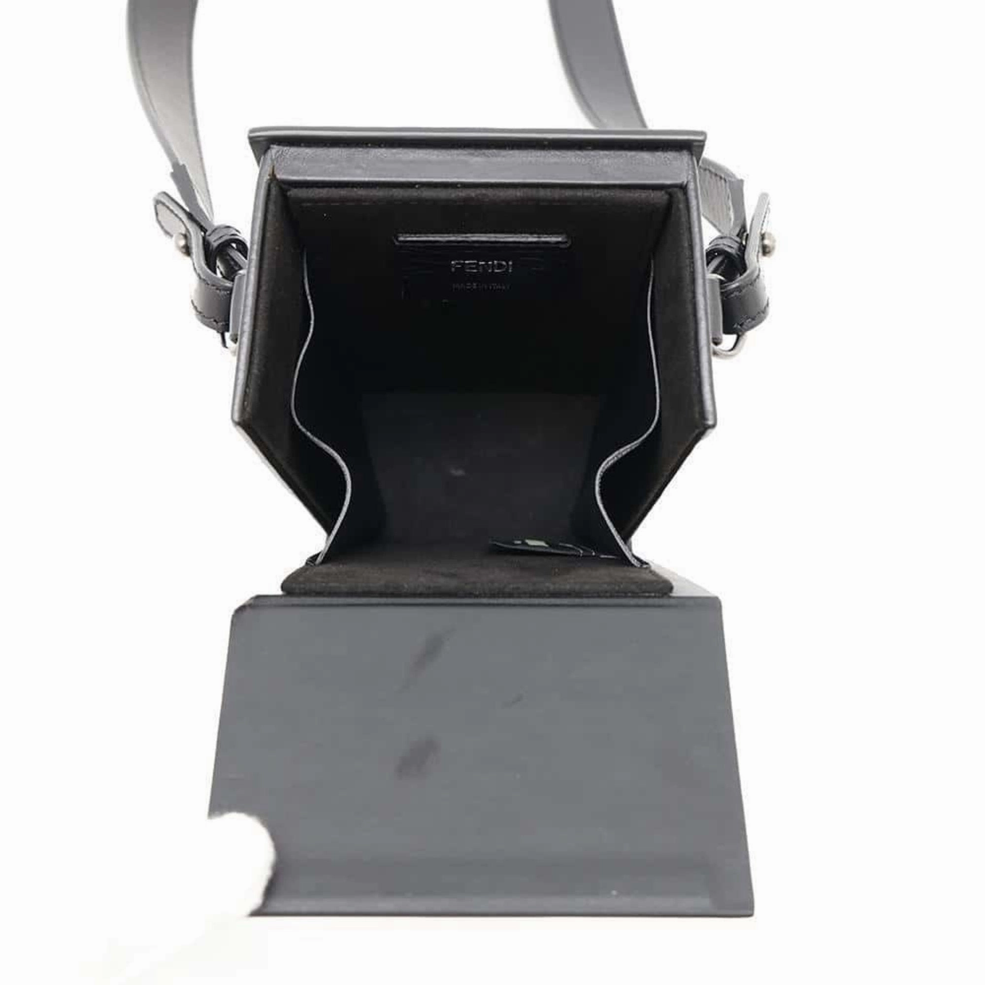 Fendi Leather Shoulder Bag (Pre-Owned)