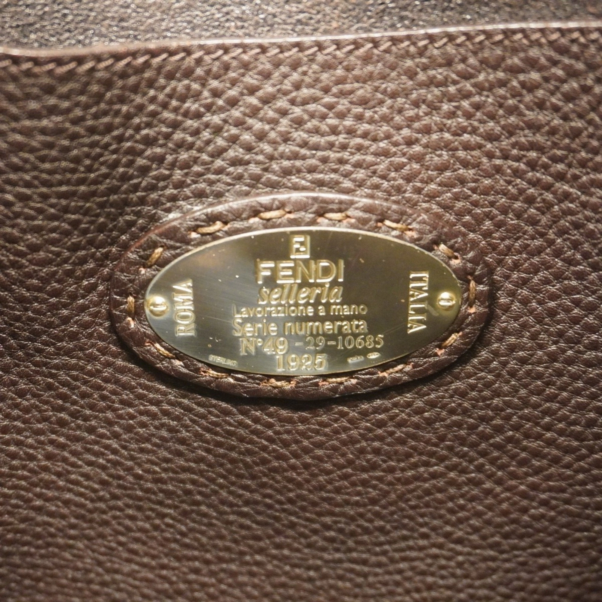 Fendi Leather Shoulder Bag (Pre-Owned)