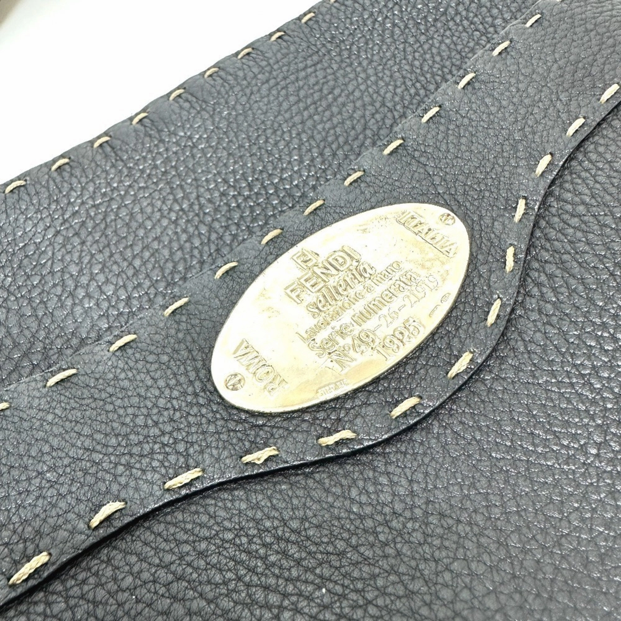 Fendi Leather Shoulder Bag (Pre-Owned)