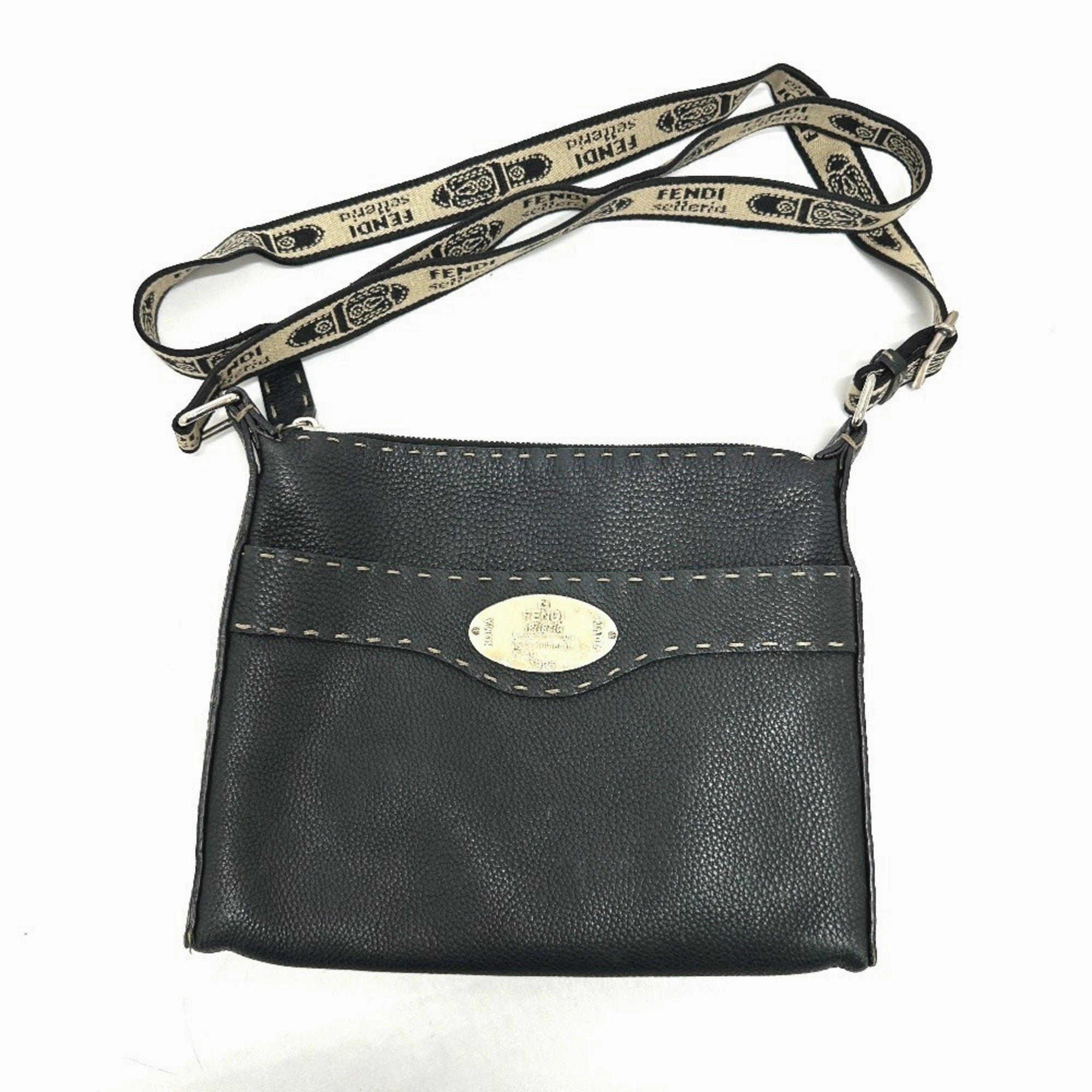 Fendi Leather Shoulder Bag (Pre-Owned)