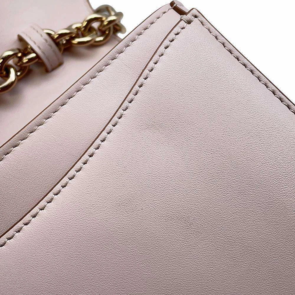 Ferragamo Gancini ChainShoulder Bag Light PinkAU 21 G998 Leather
