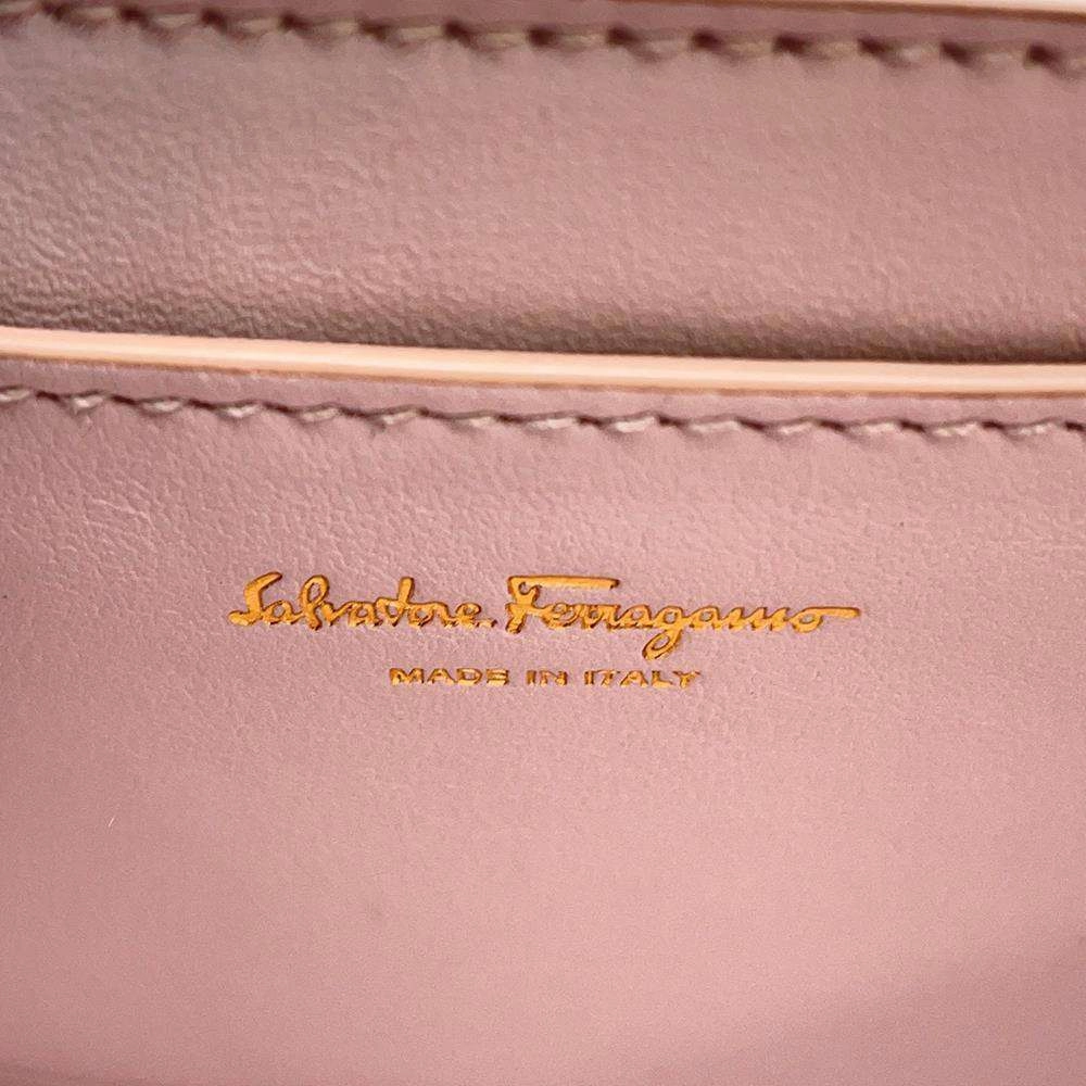 Ferragamo Gancini ChainShoulder Bag Light PinkAU 21 G998 Leather