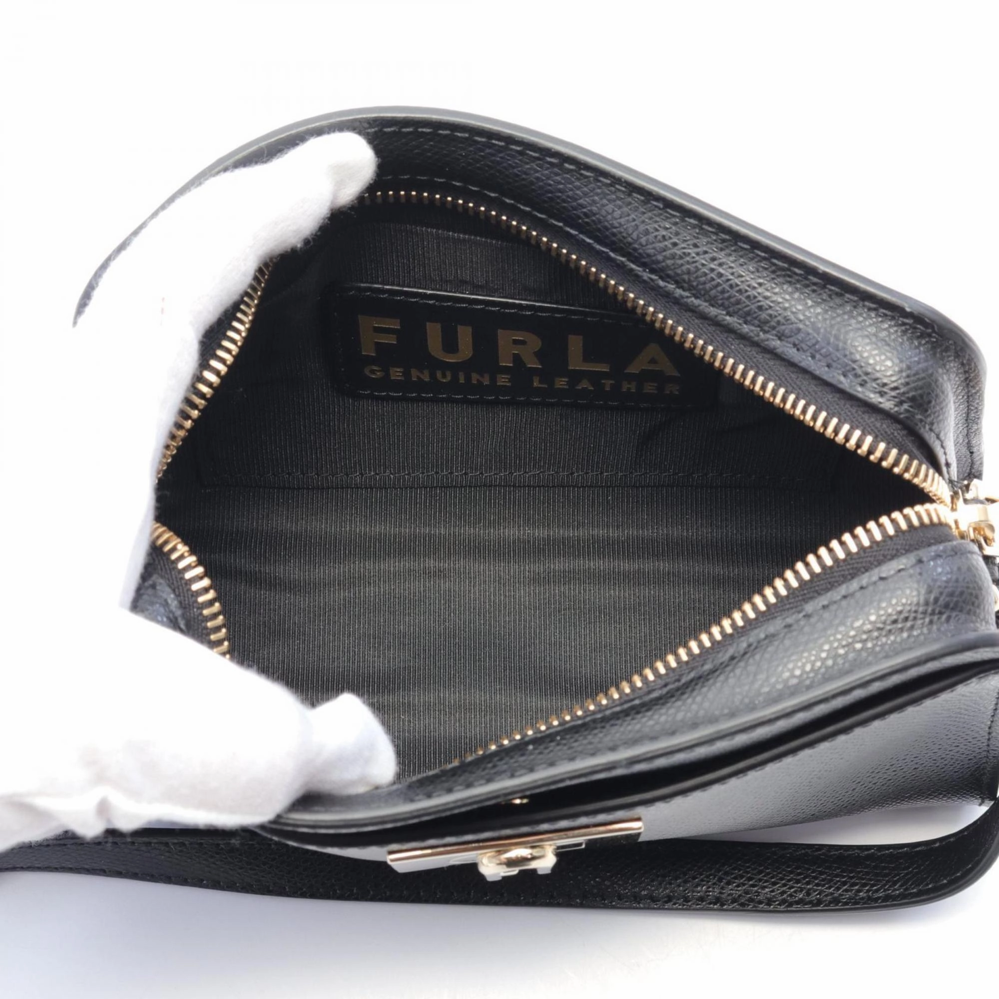 Furla  Leather Shoulder Bag (Pre-Owned)
