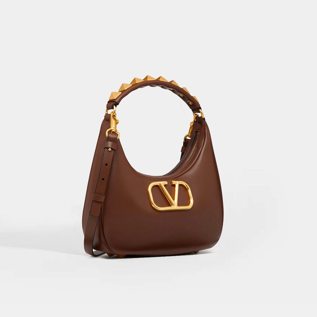 Garavani Roman Stud Sign Leather Shoulder Bag in Brown