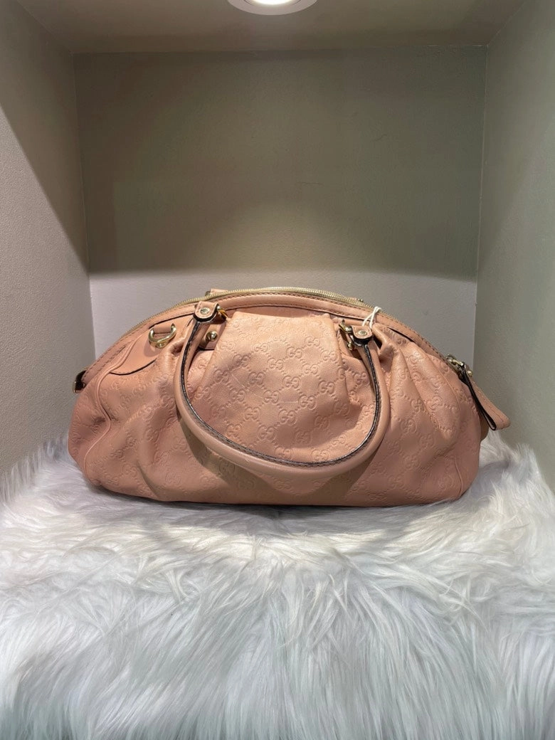 GUCCI D-Ring Shoulder Bag in Pink Leather