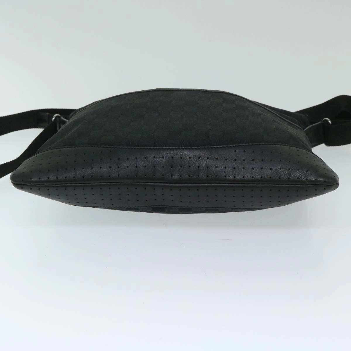Gucci Gg Canvas  Canvas Shoulder Bag ()