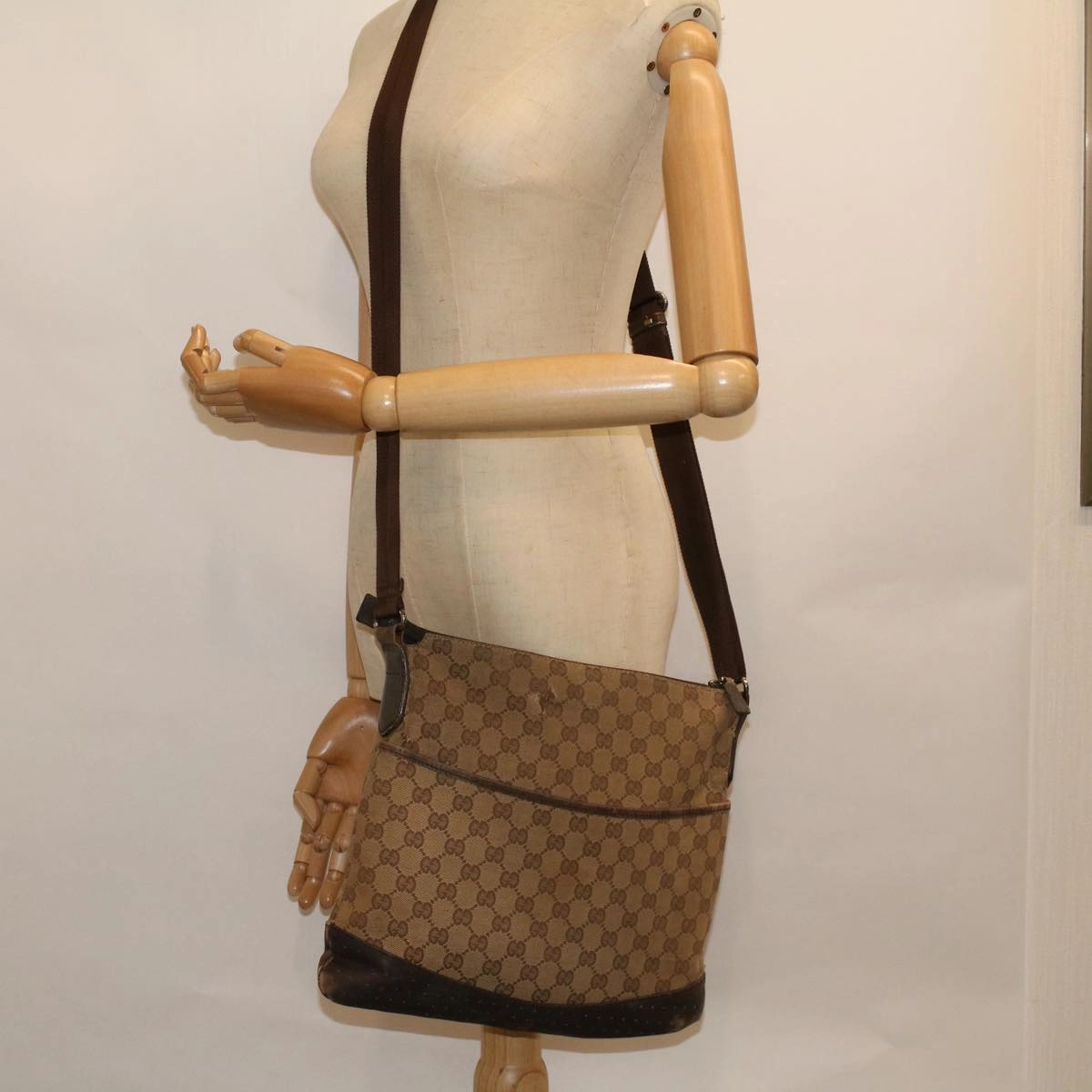 GUCCI GG Canvas Shoulder Bag Beige 145856  58787