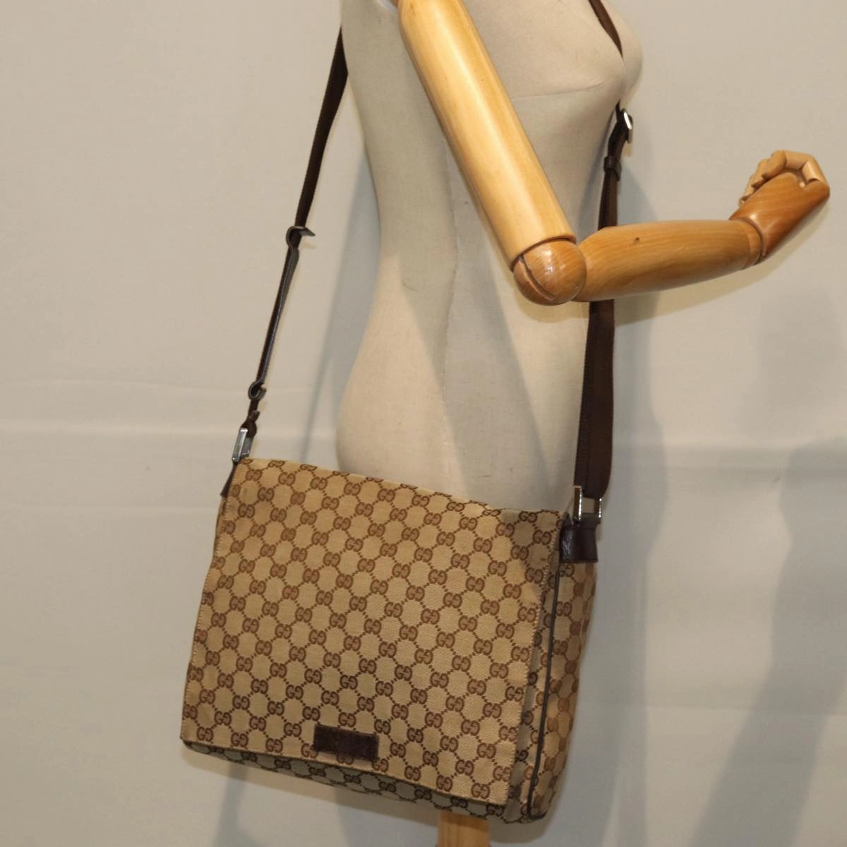 GUCCI GG Canvas Shoulder Bag Beige 146236  12996