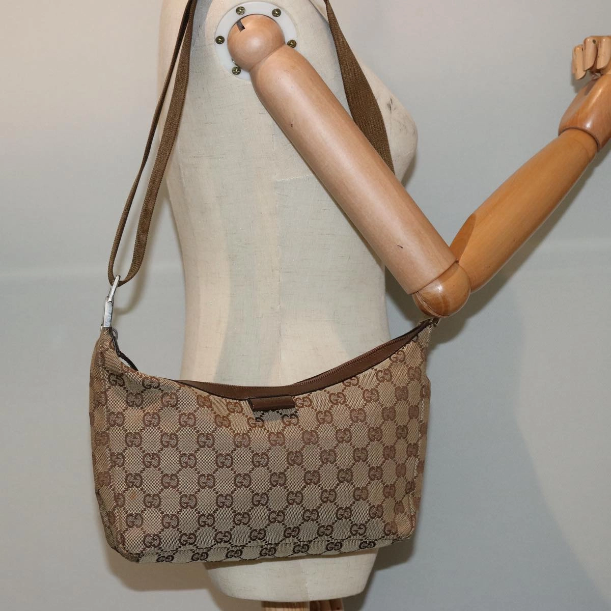 GUCCI GG Canvas Shoulder Bag Beige 35098  75971
