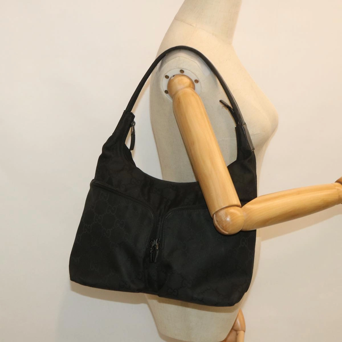GUCCI GG Canvas Shoulder Bag Black 001 3380 1705  ep1926