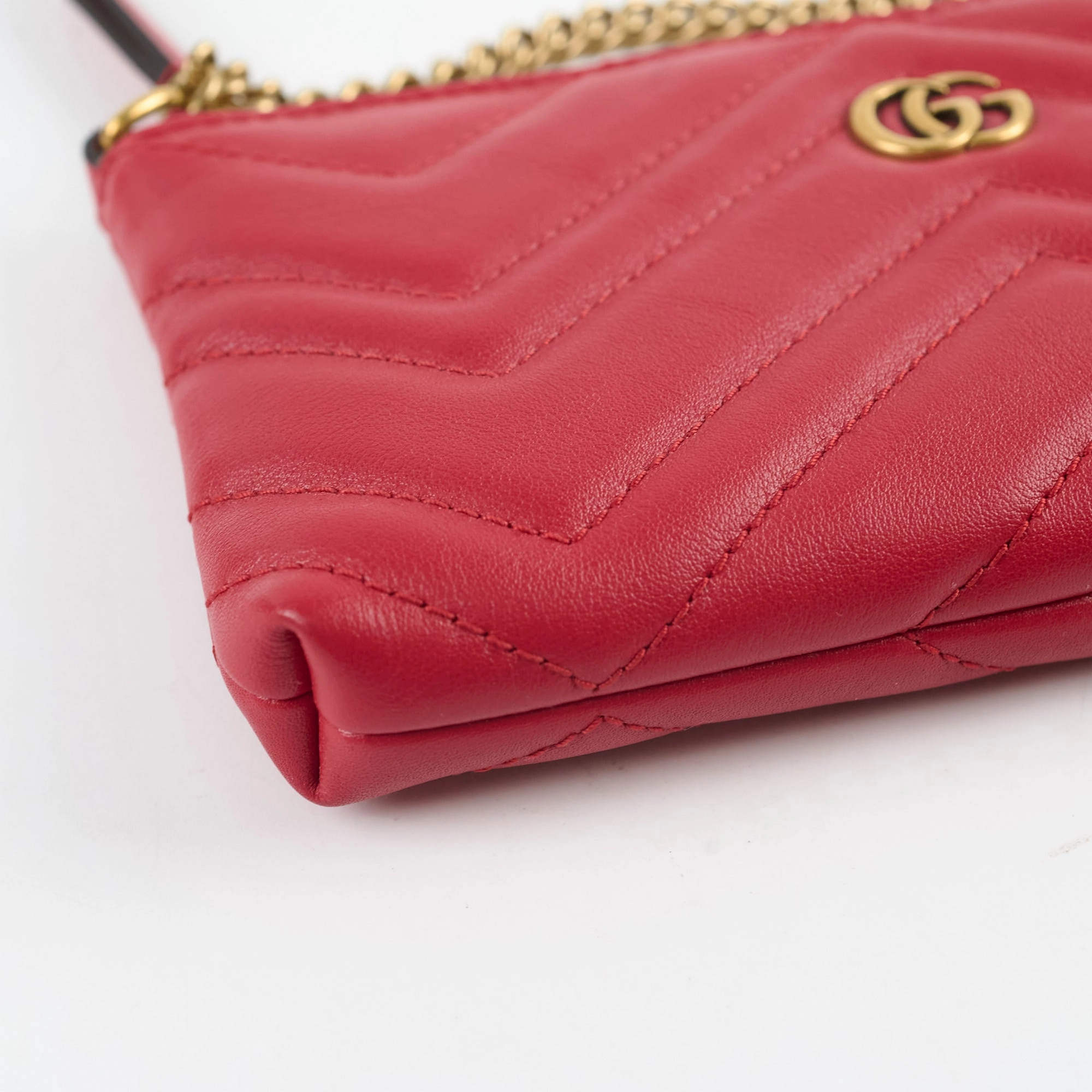 Gucci GG loge Pouch With Chain Red