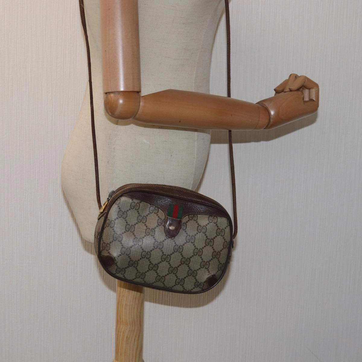 GUCCI GG Supreme Shoulder Bag PVC Leather Beige 156 02 066  bs15442