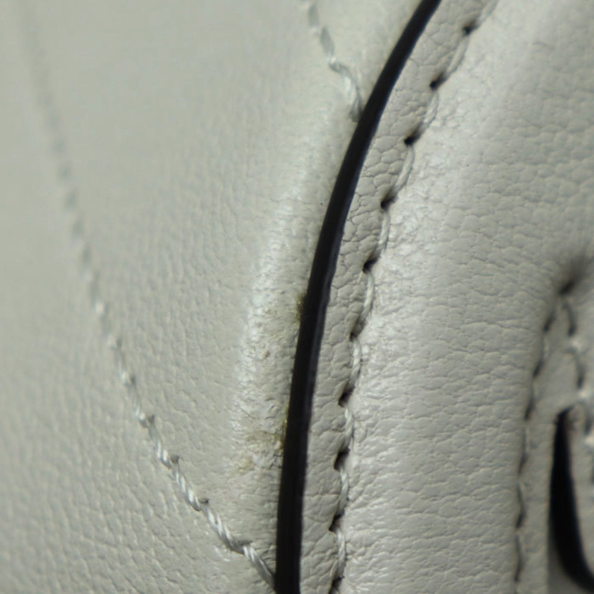 Gucci Leather Shoulder Bag (Pre-Owned)