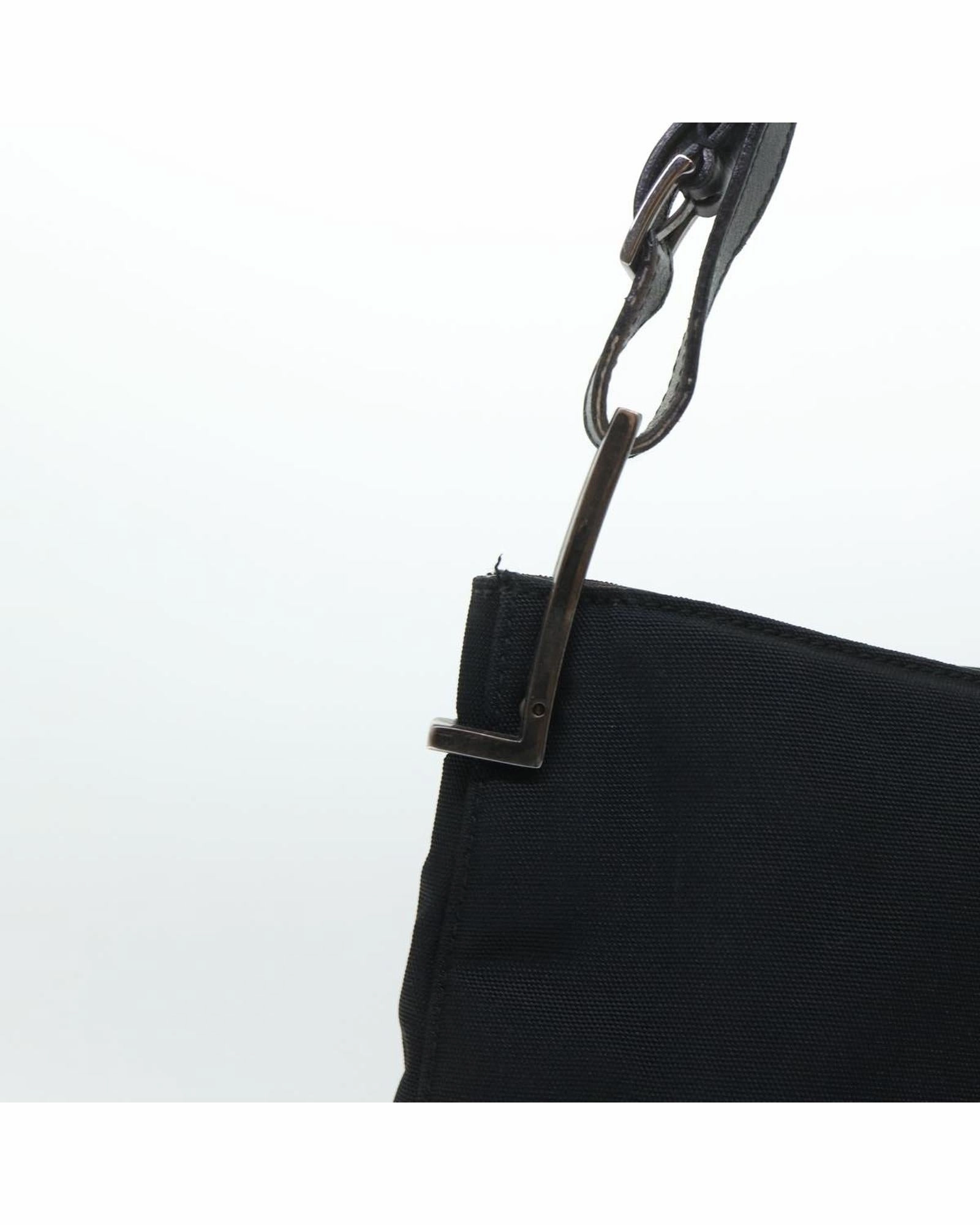 Gucci Shoulder BagModel