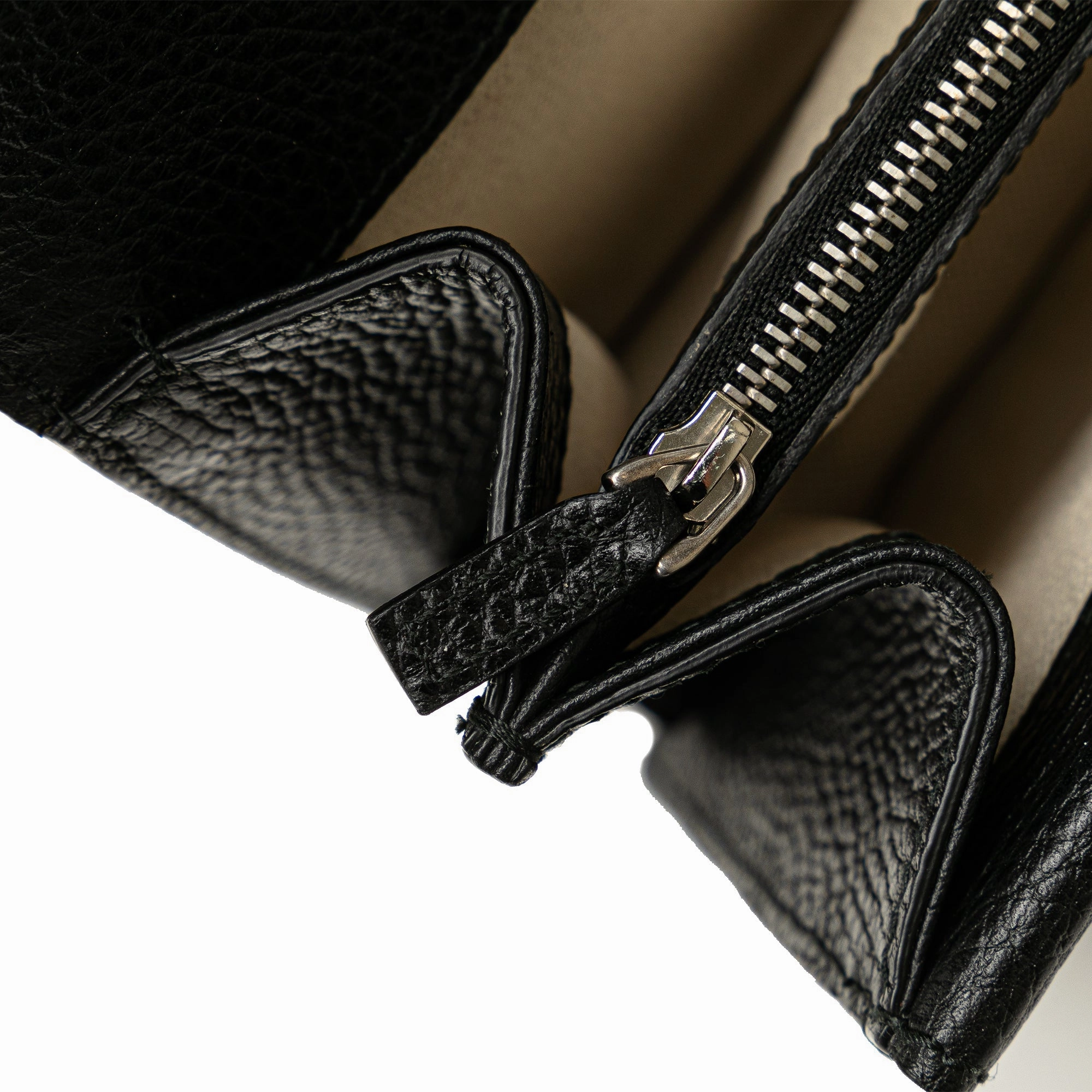Gucci Small Leather Dionysus Shoulder Bag (22747)