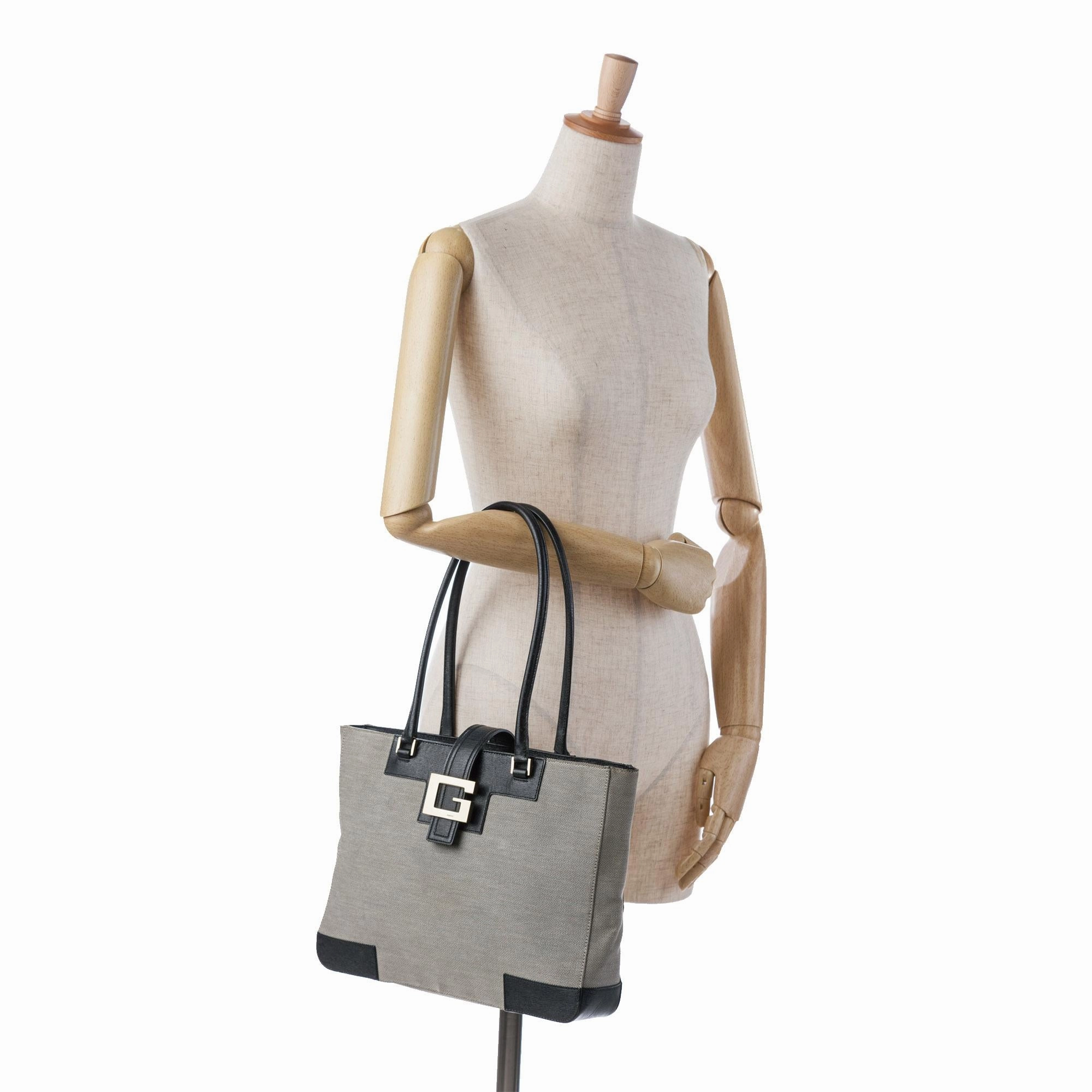 Gucci Square G Canvas Shoulder Bag (SHG-FHbYlb)