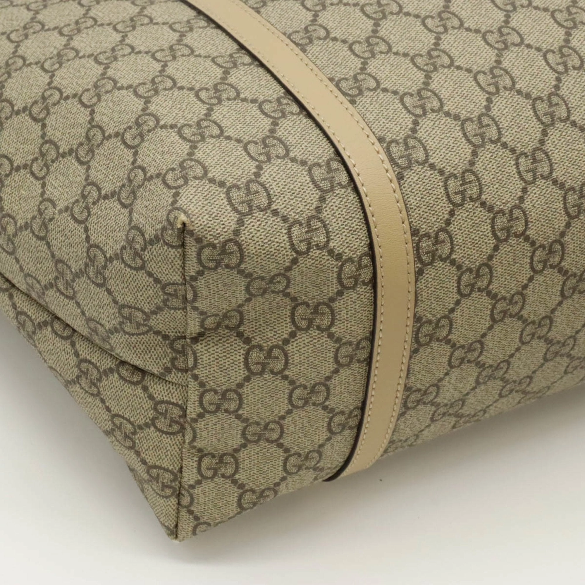 Gucci Supreme Gg  Leather Shoulder Bag ()