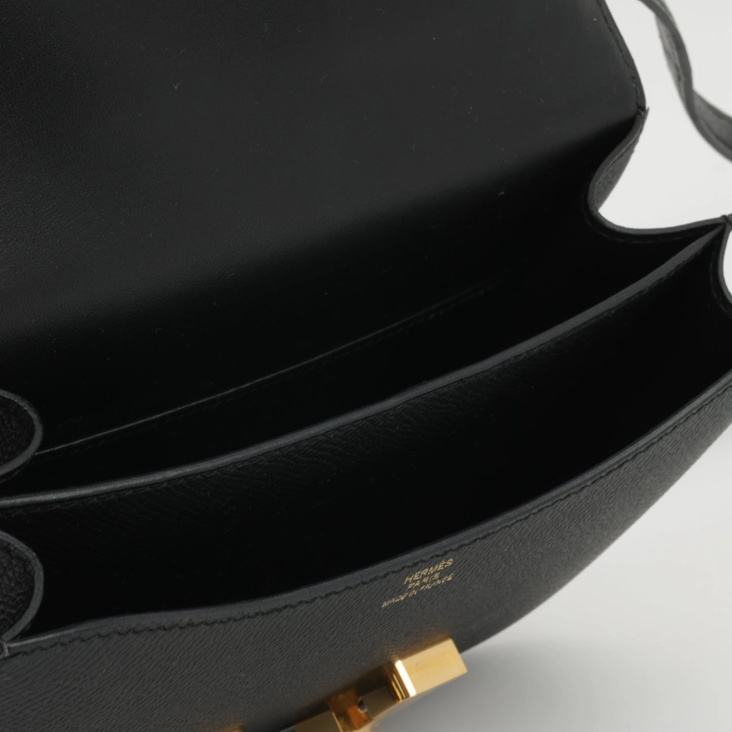 Herms Constance 18 - Noir Epsom Gold