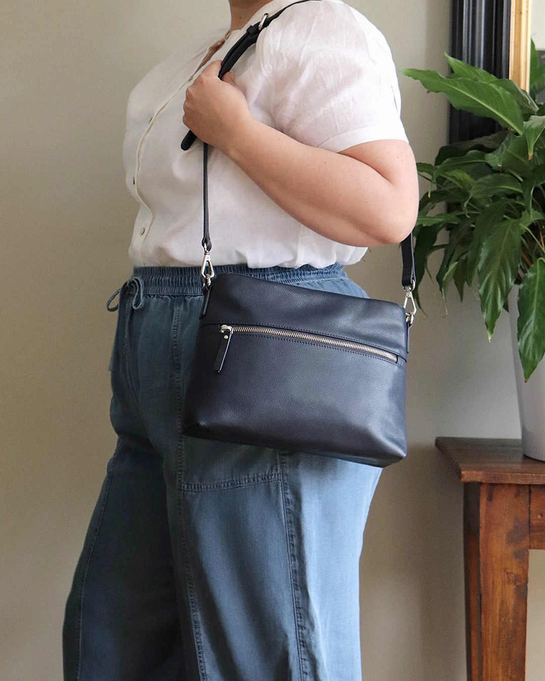Lana Leather Shoulder Bag - Navy